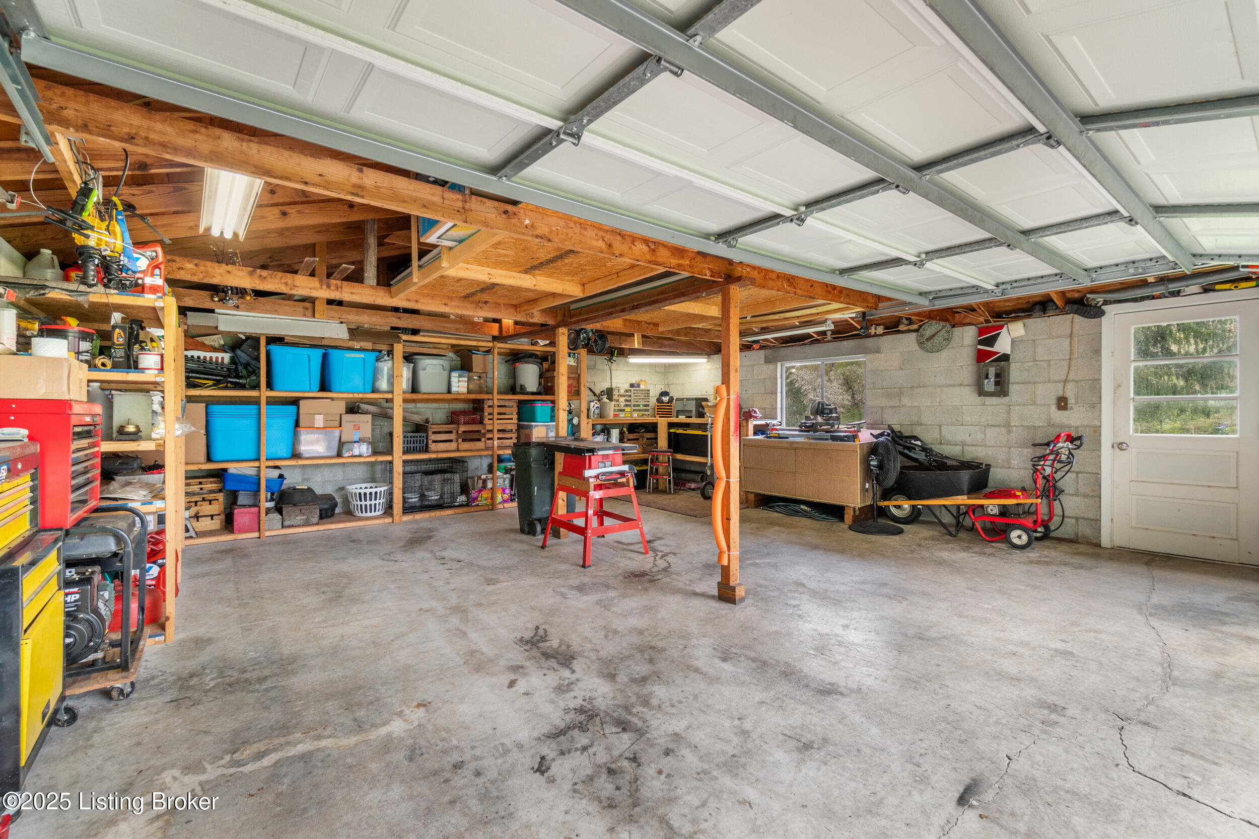 8112 Welsh Rd
