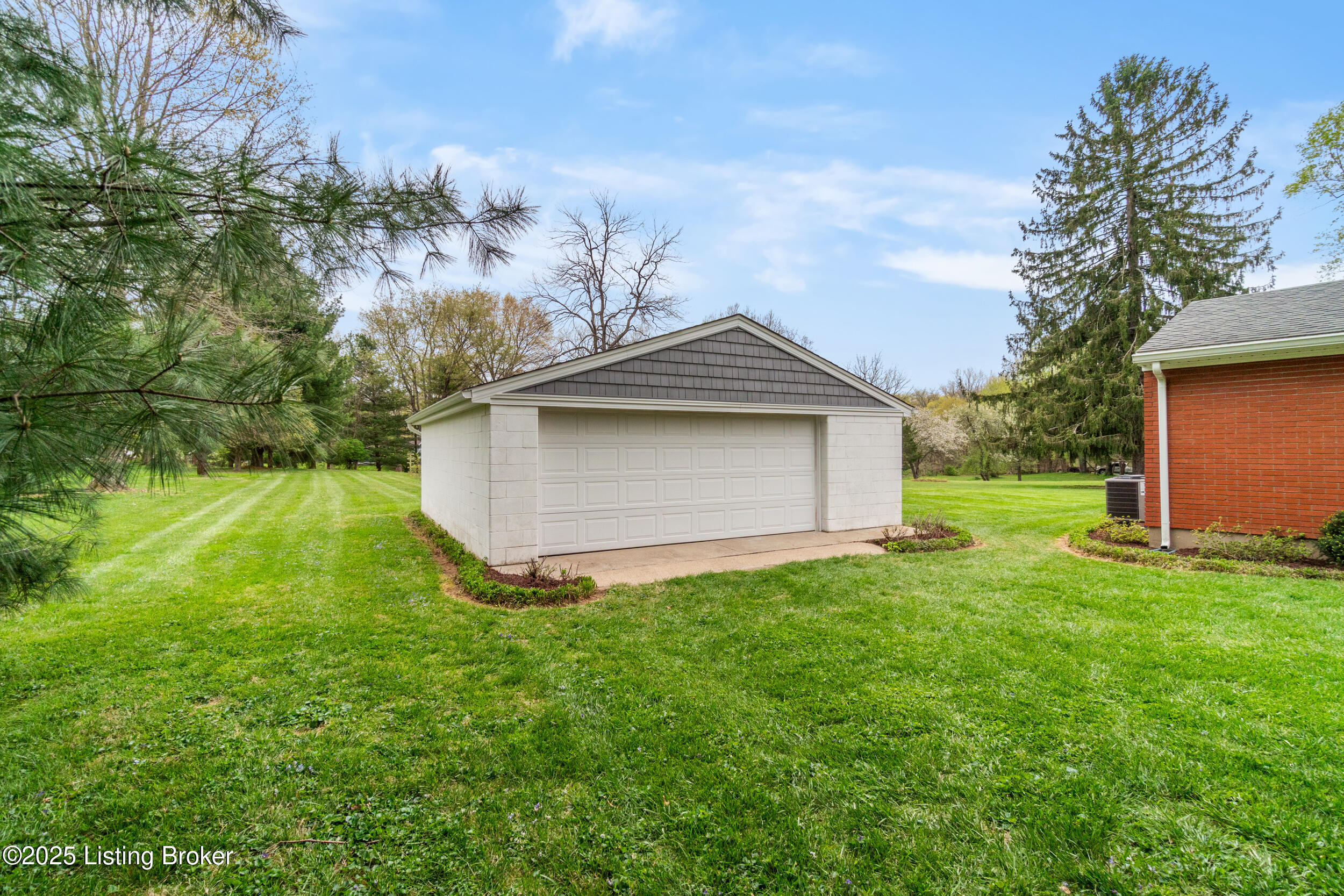 8112 Welsh Rd