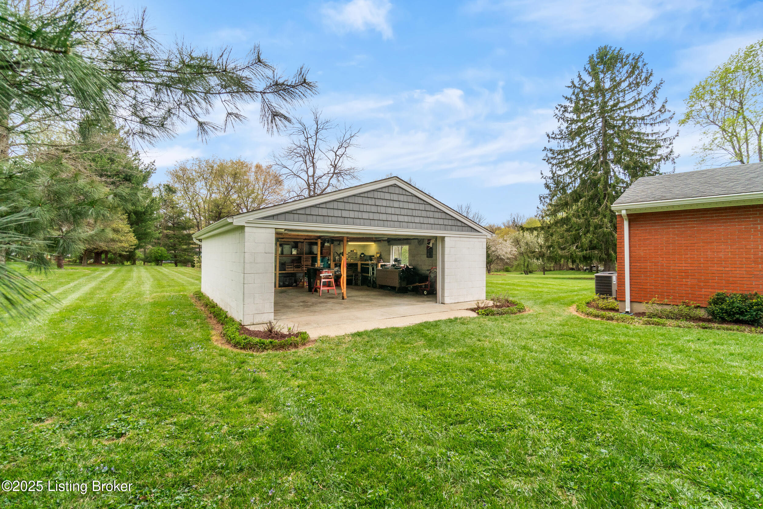 8112 Welsh Rd