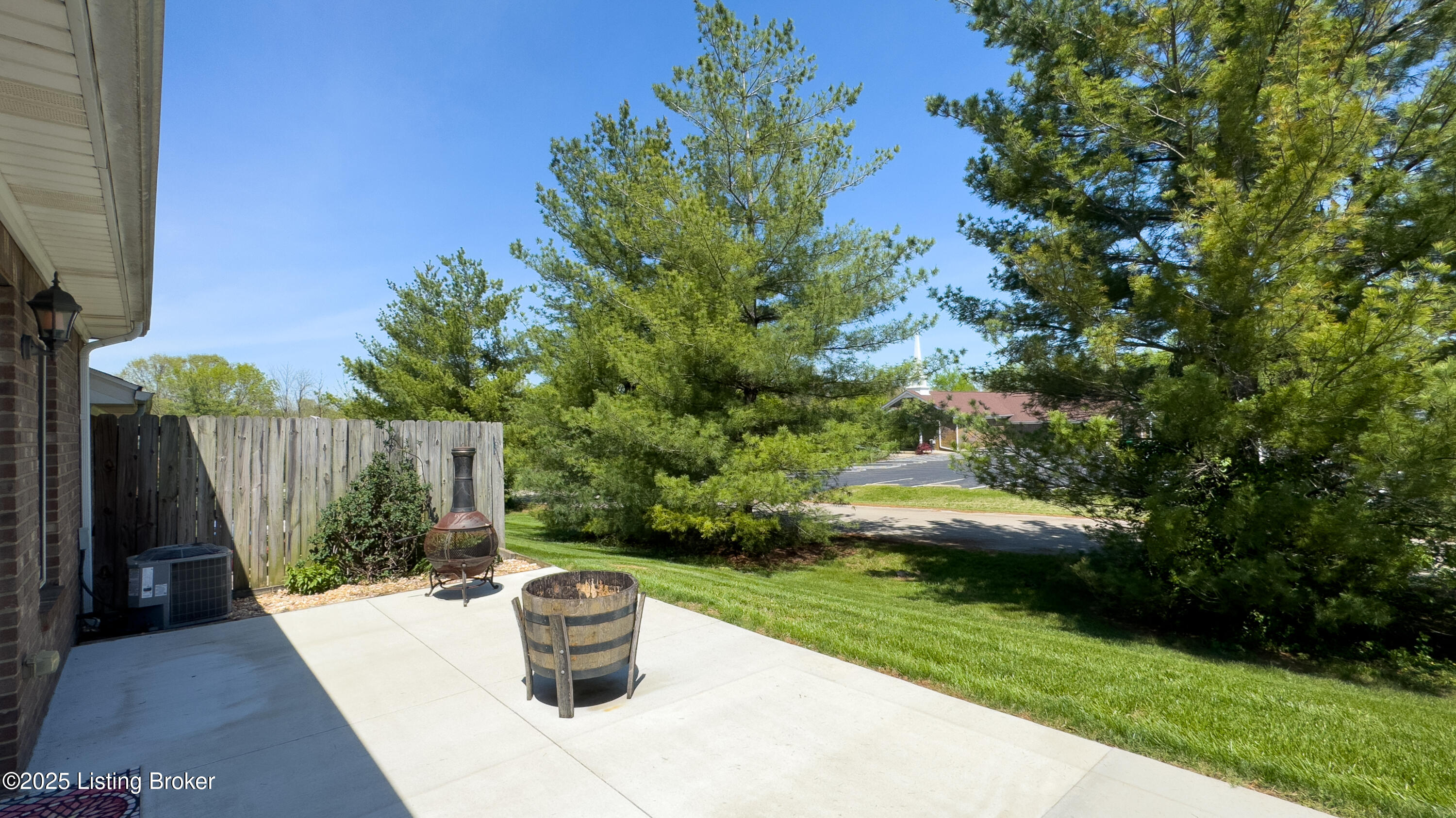 12388 Spring Leaf Ct
