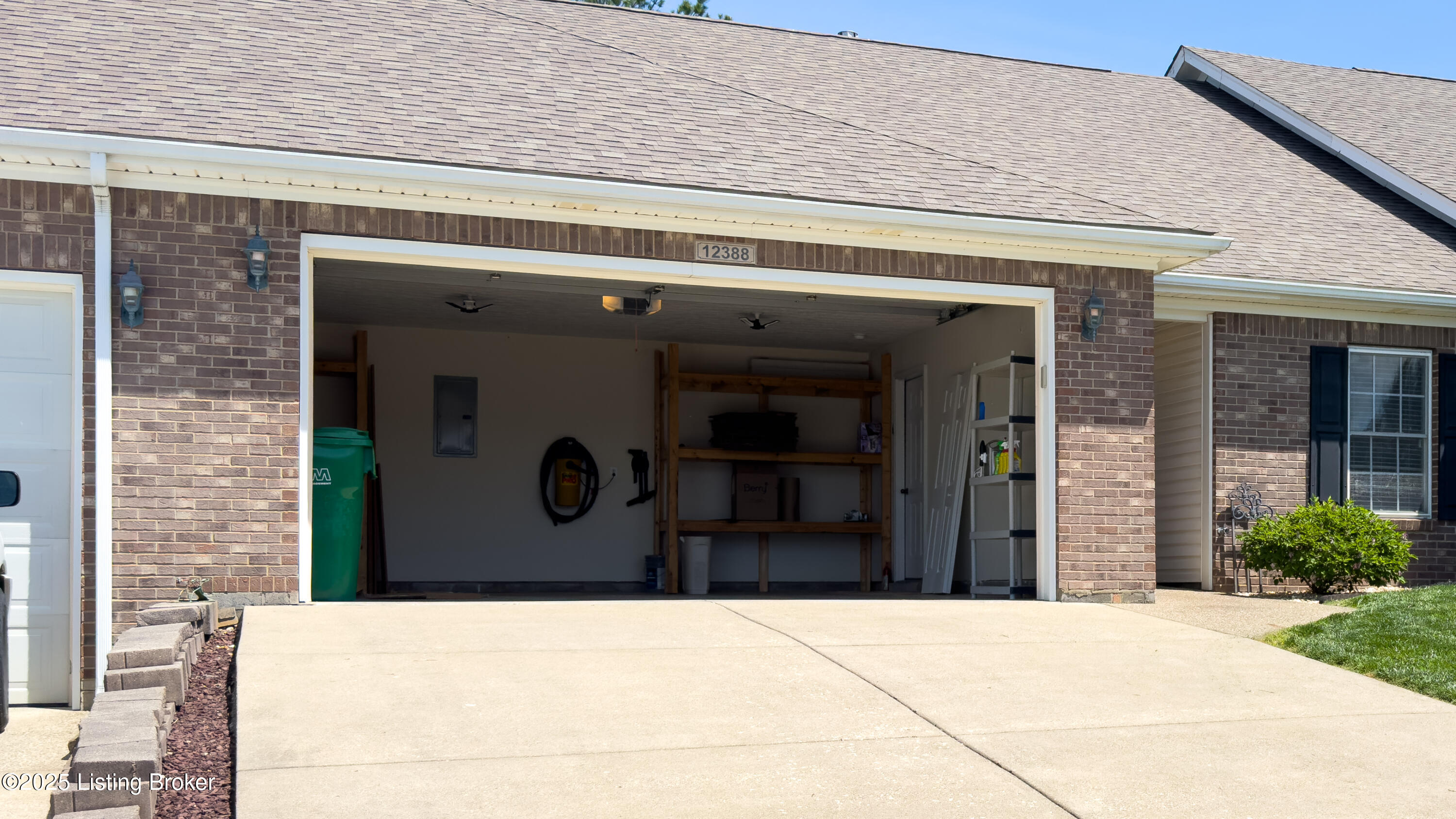12388 Spring Leaf Ct