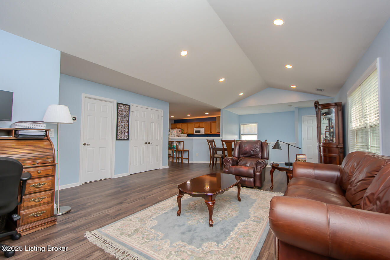 9410 Bayberry Green Ln