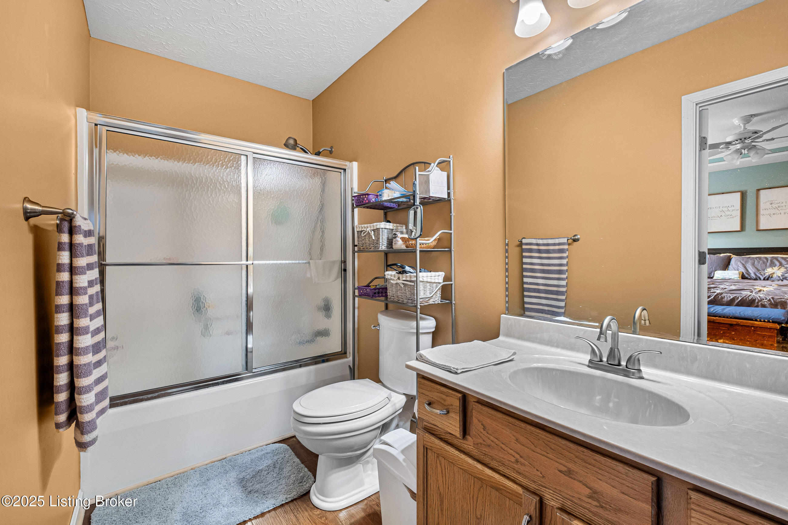 9100 Auburn Woods Ct
