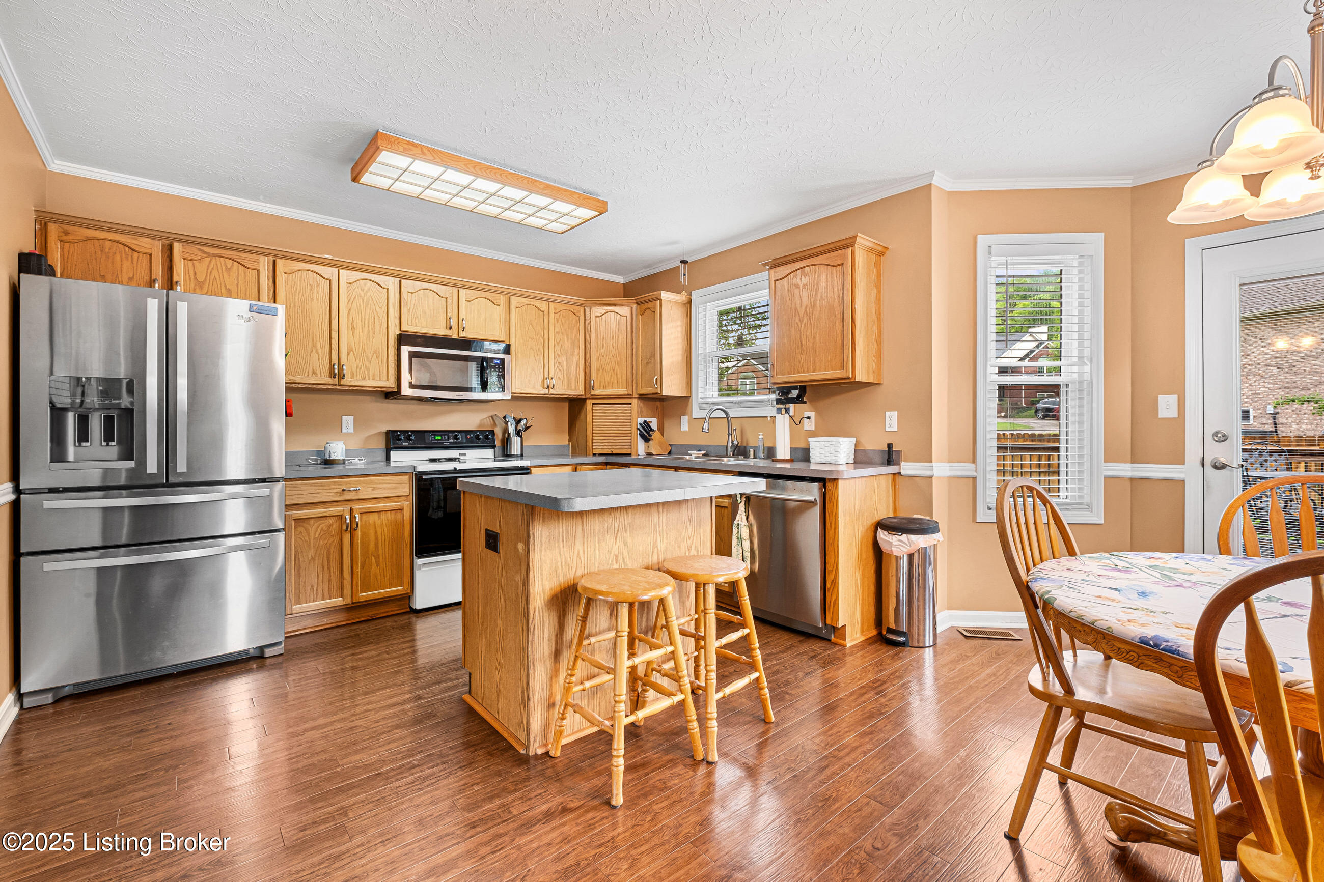 9100 Auburn Woods Ct