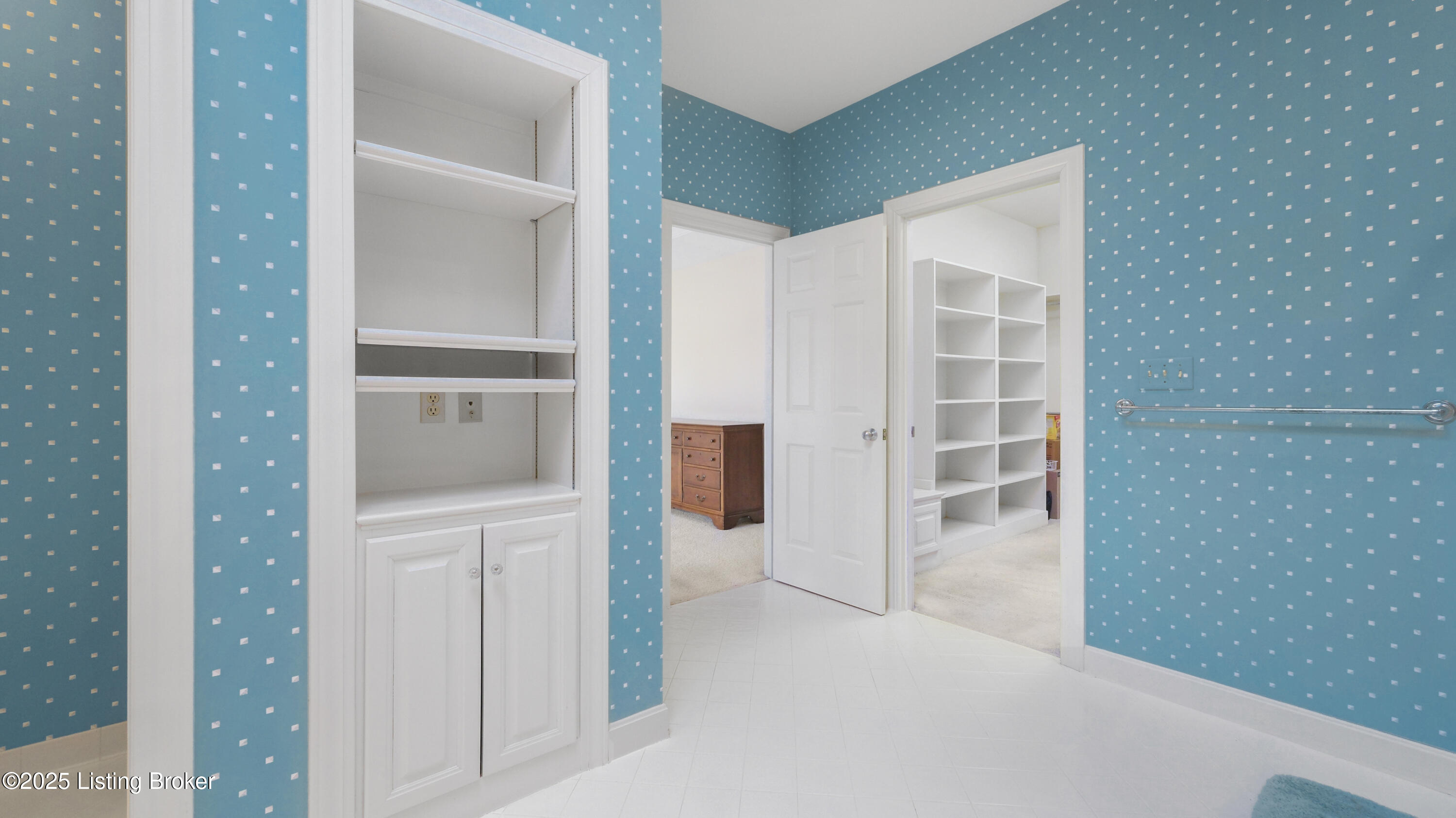 6617 Harrods View Cir