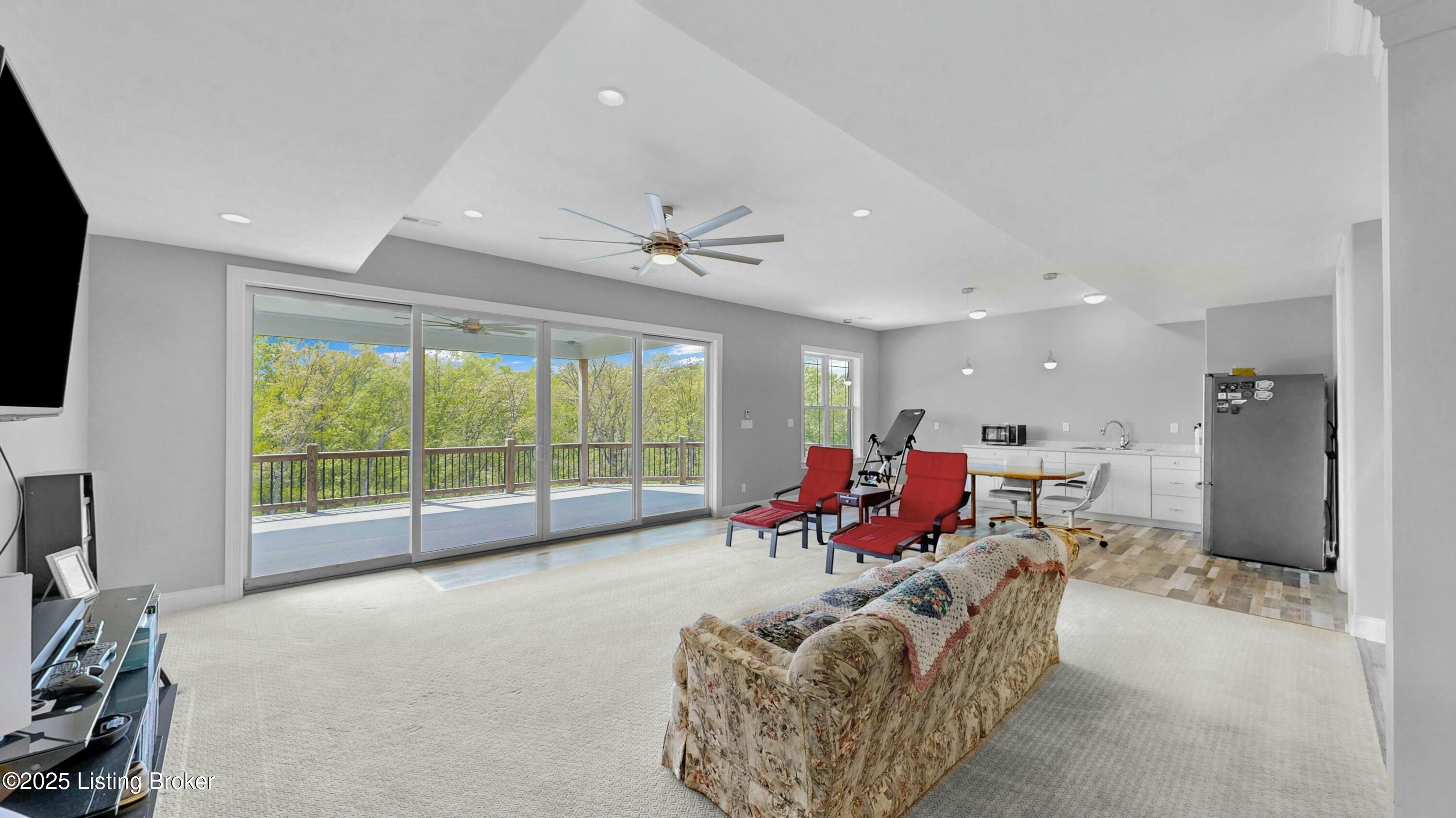 8026 Wooded Ridge Dr