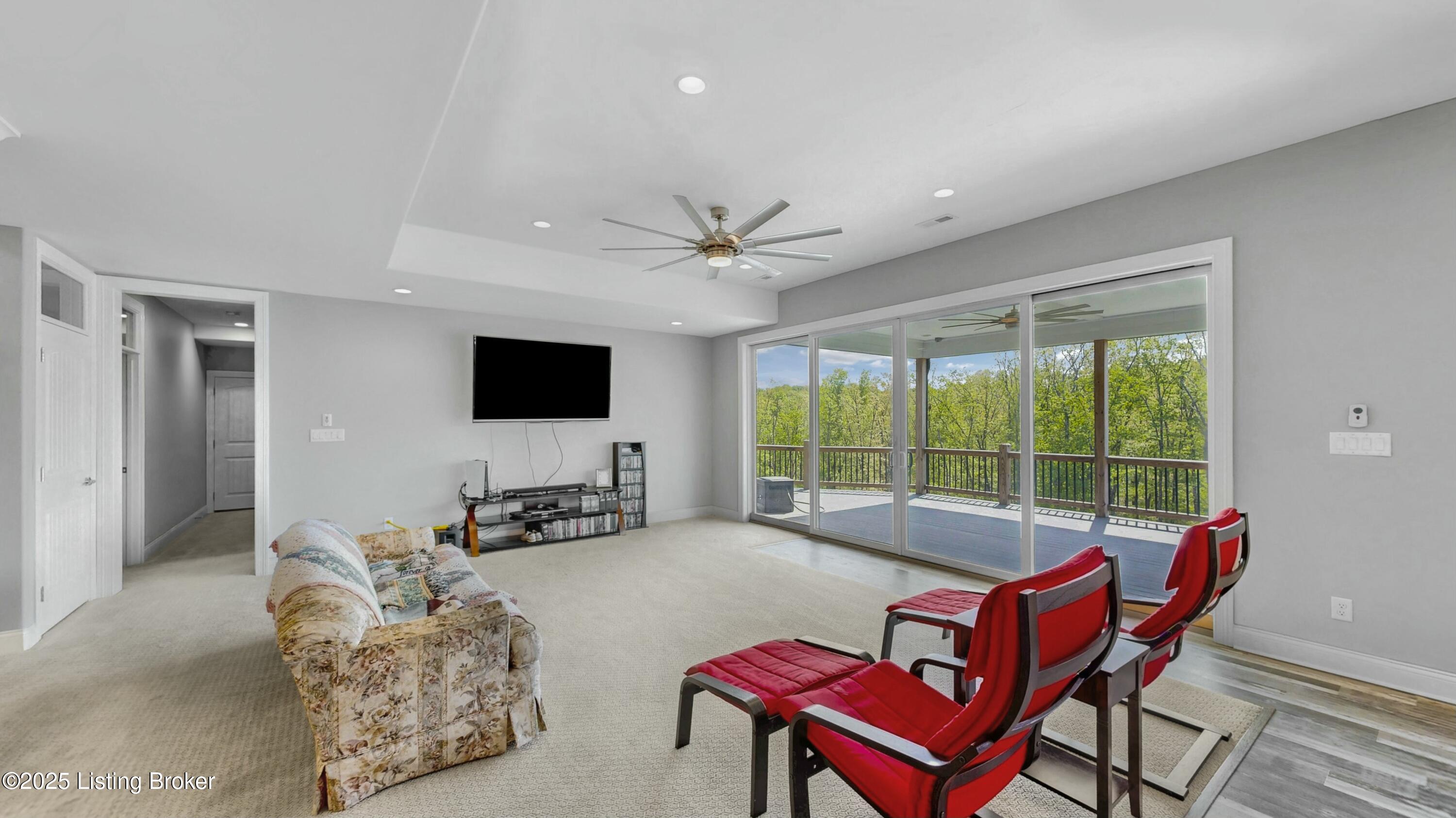 8026 Wooded Ridge Dr