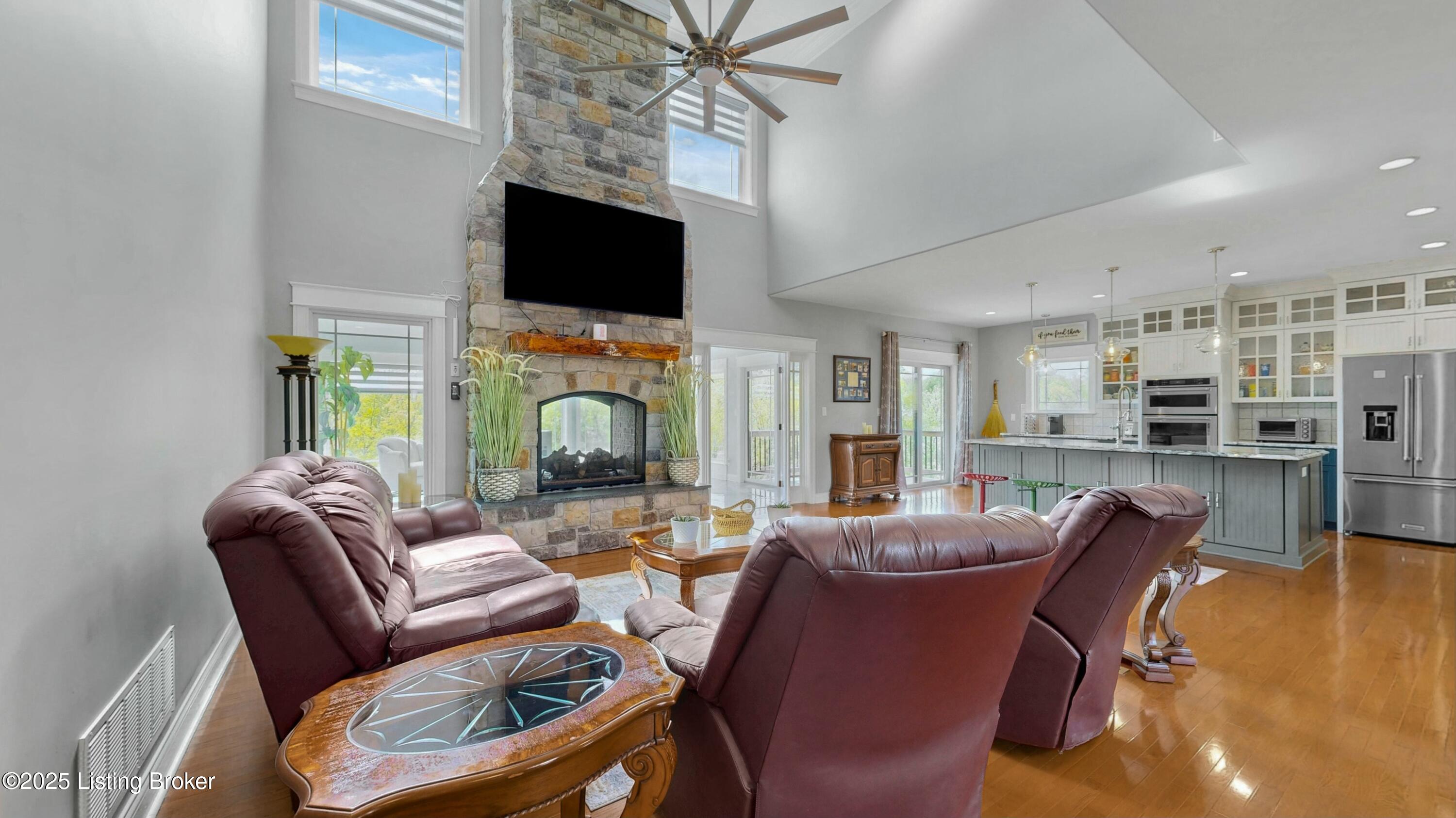 8026 Wooded Ridge Dr