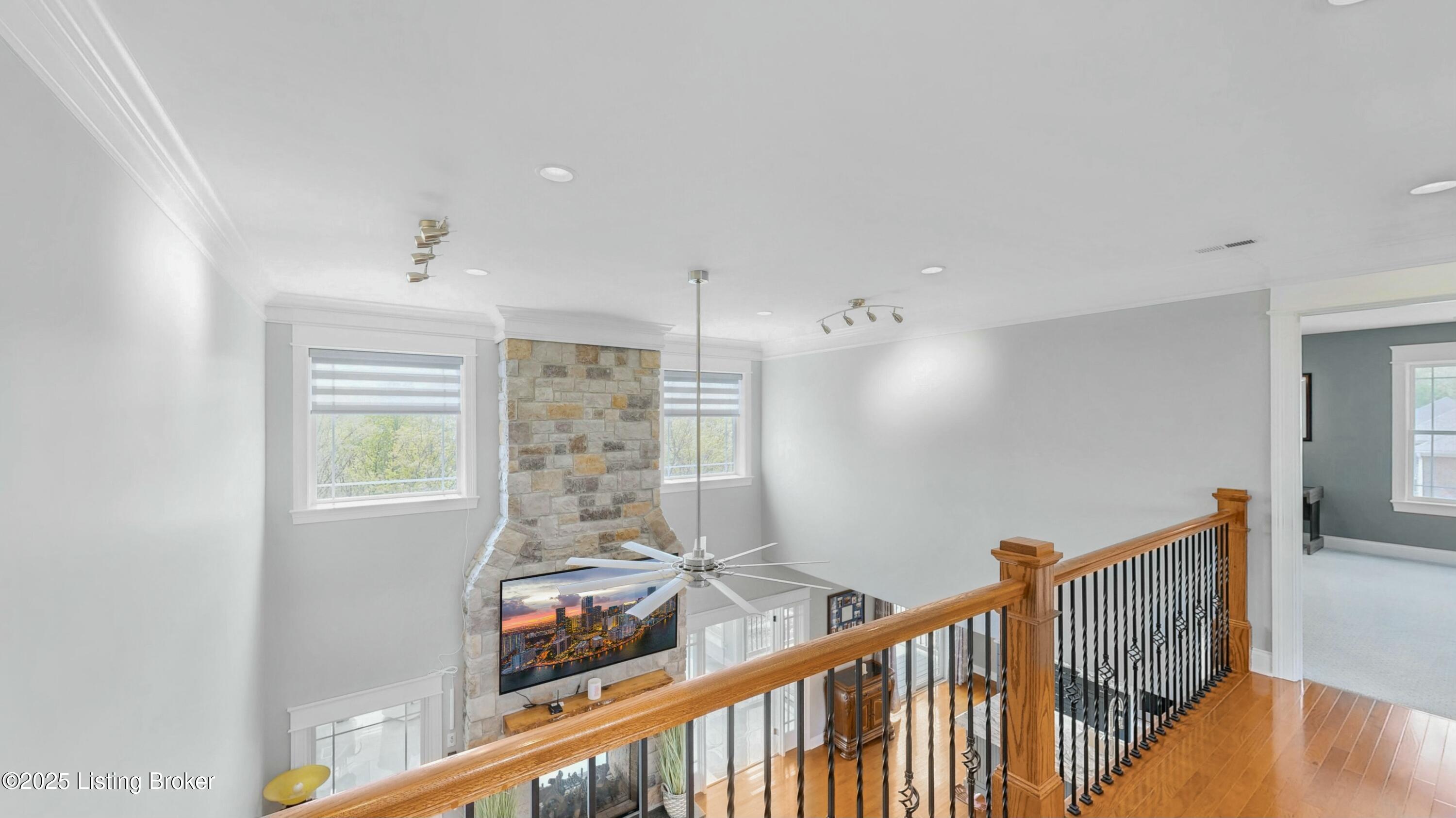 8026 Wooded Ridge Dr