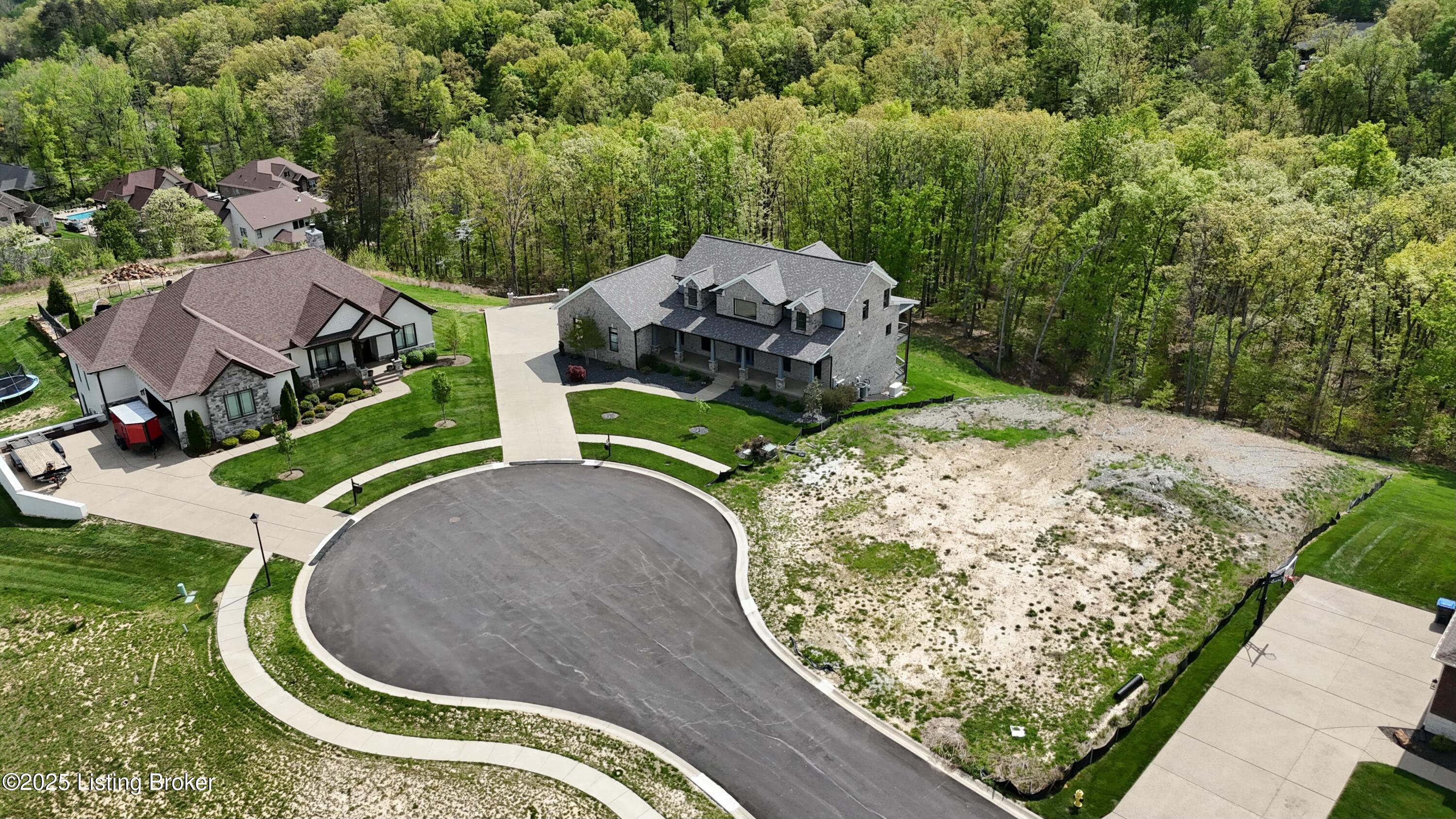 8026 Wooded Ridge Dr
