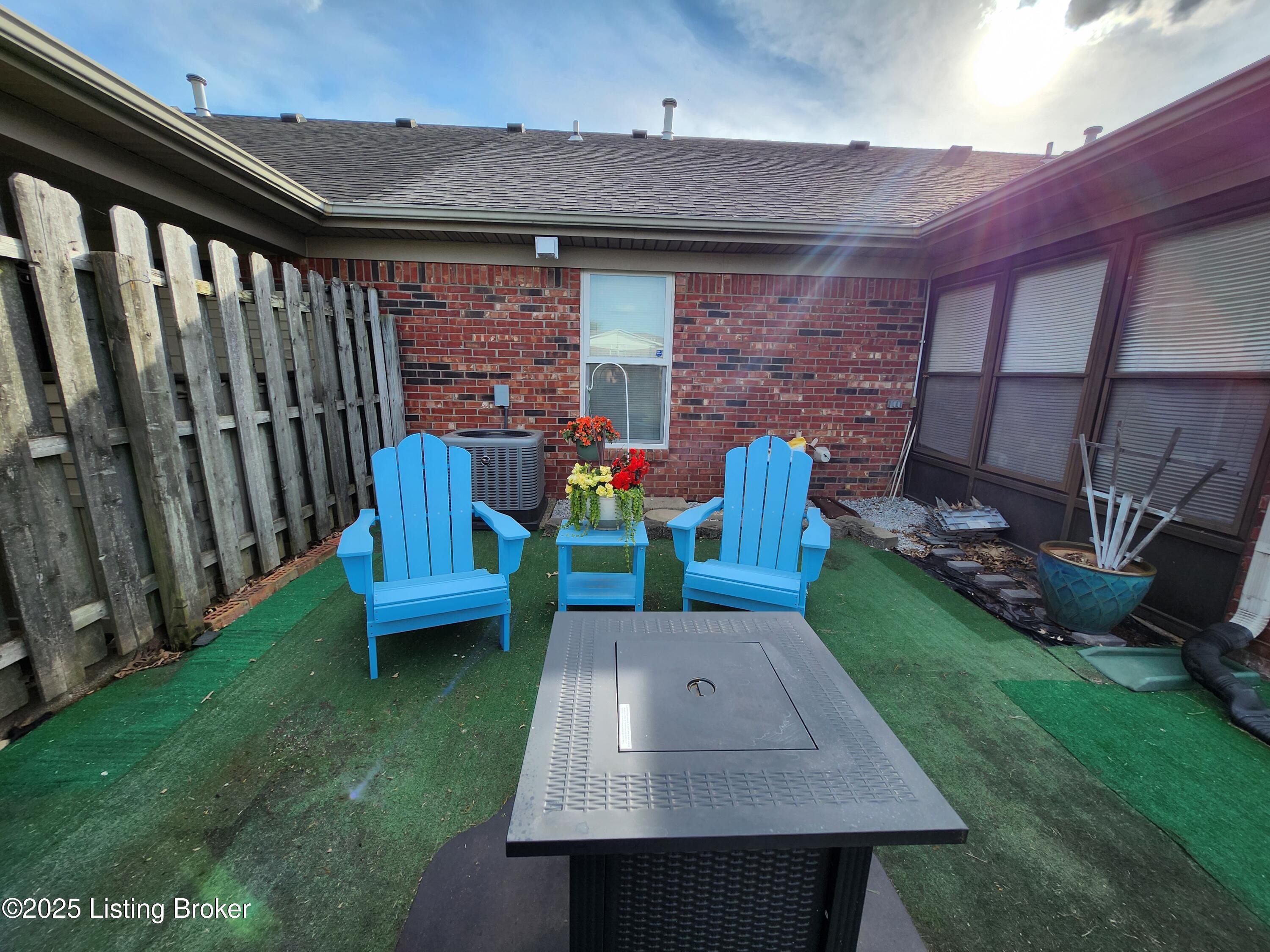 142 Flintstone Ct