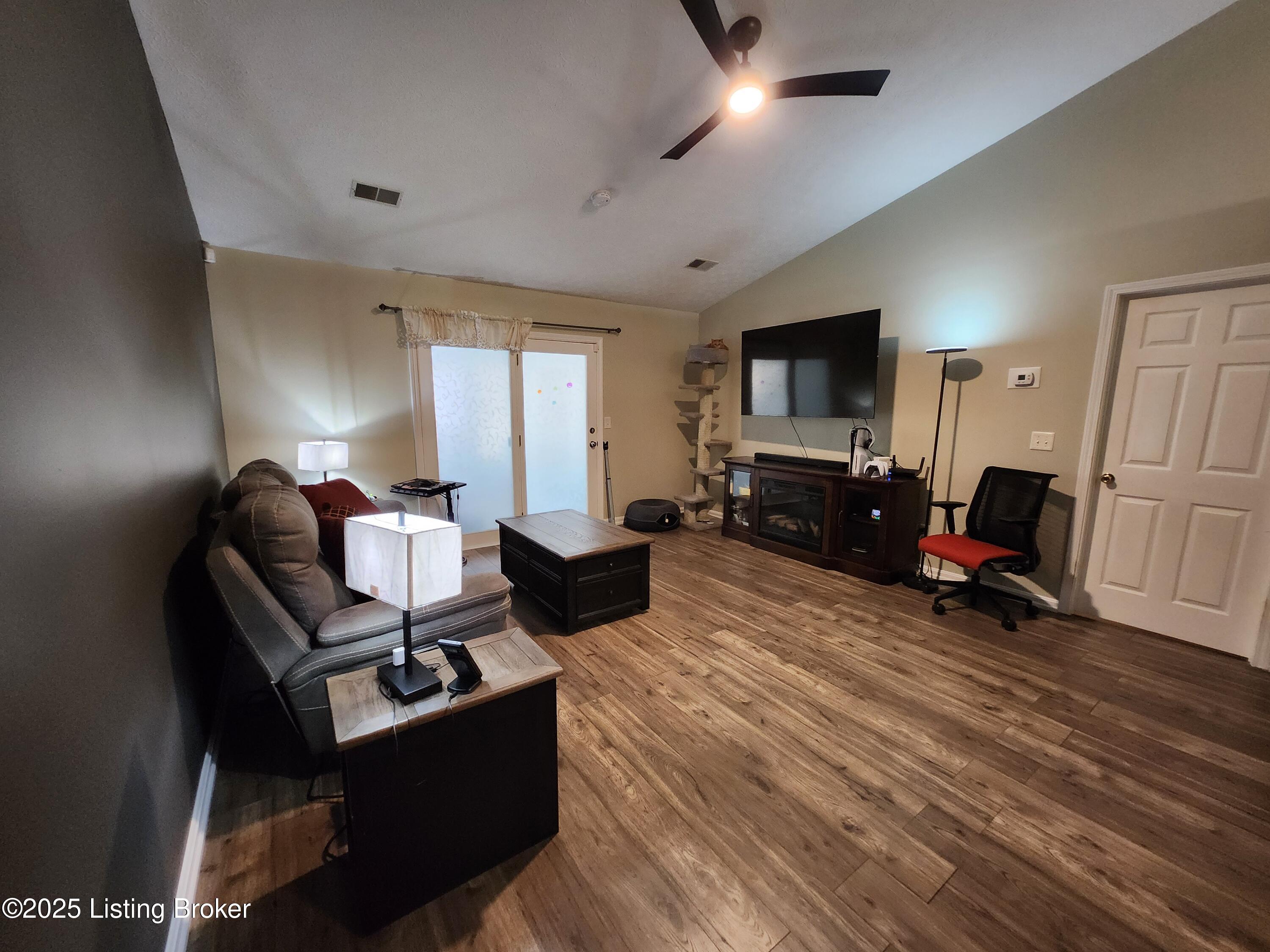 142 Flintstone Ct