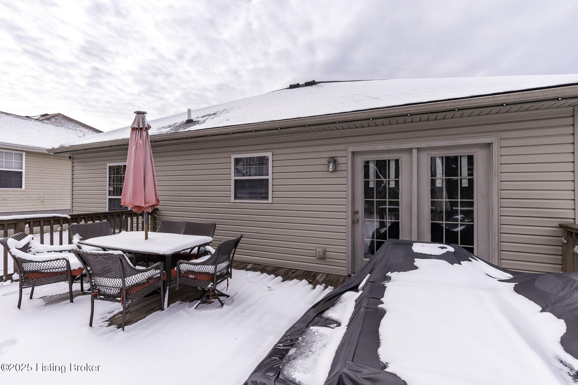216 Willow Creek Dr