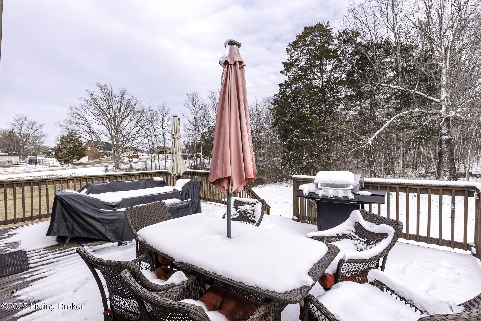 216 Willow Creek Dr