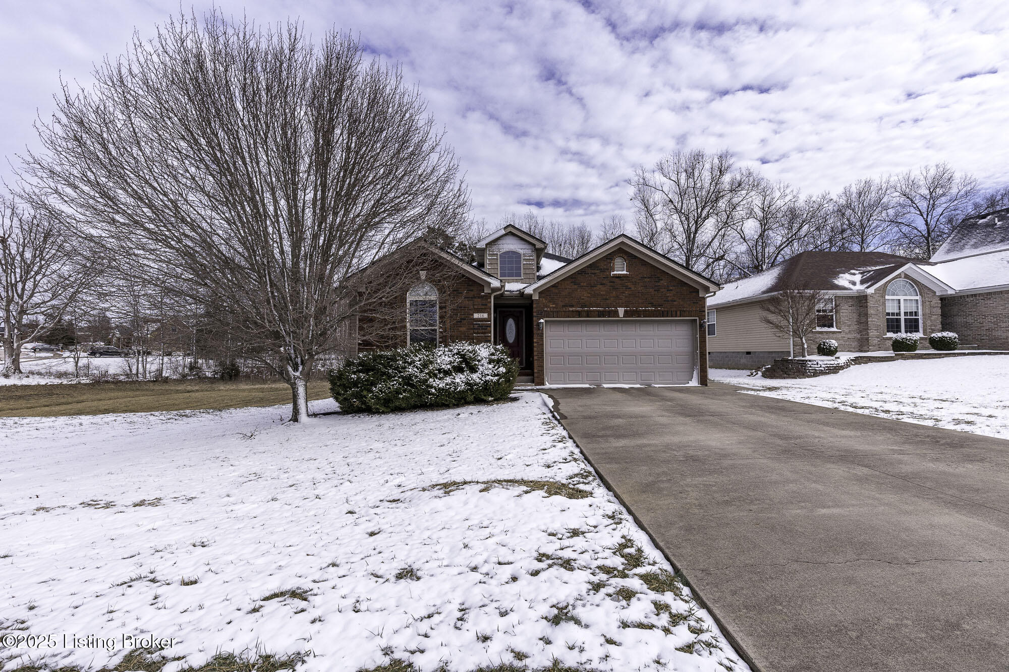 216 Willow Creek Dr