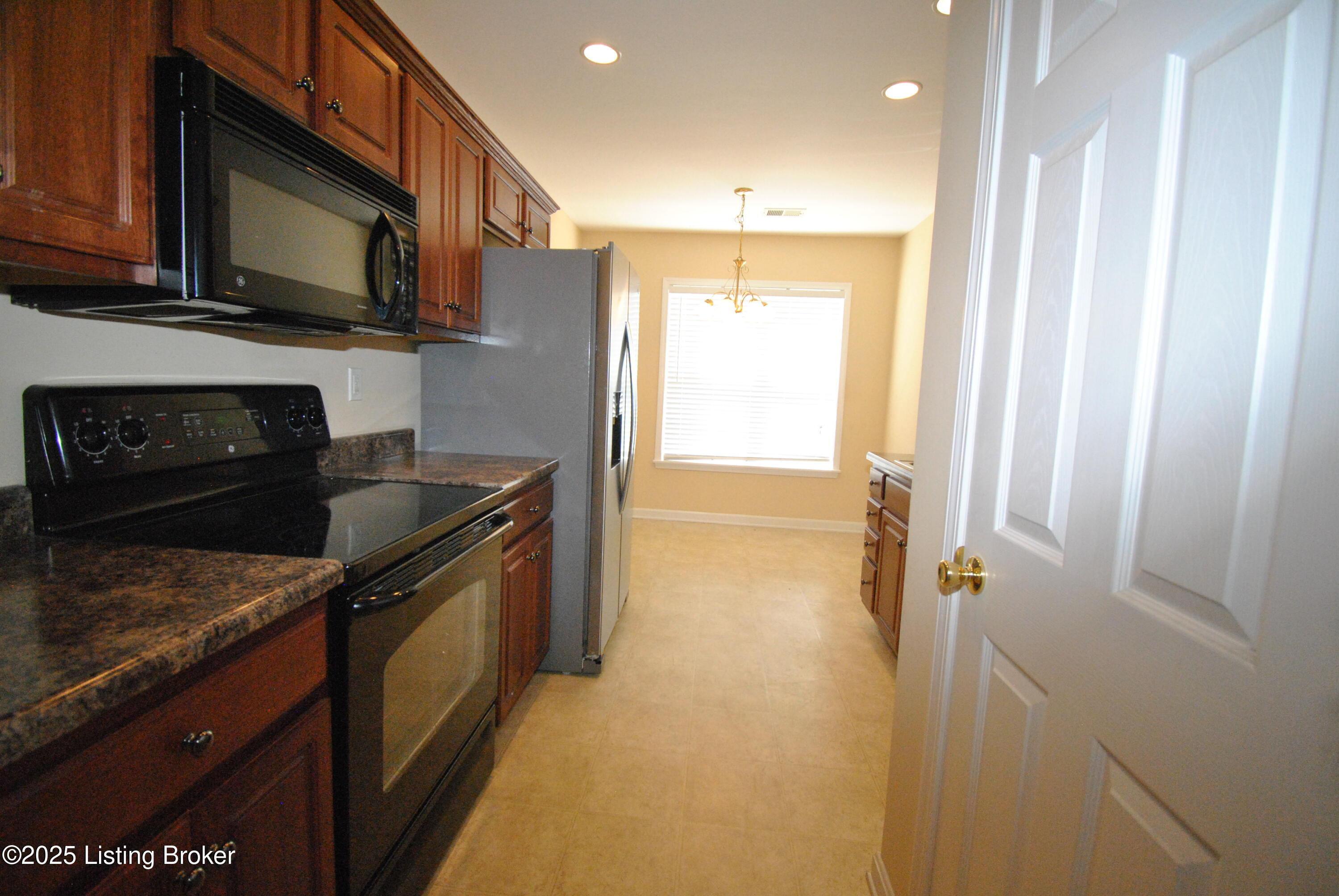 9312 Pine Lake Dr UNIT 102
