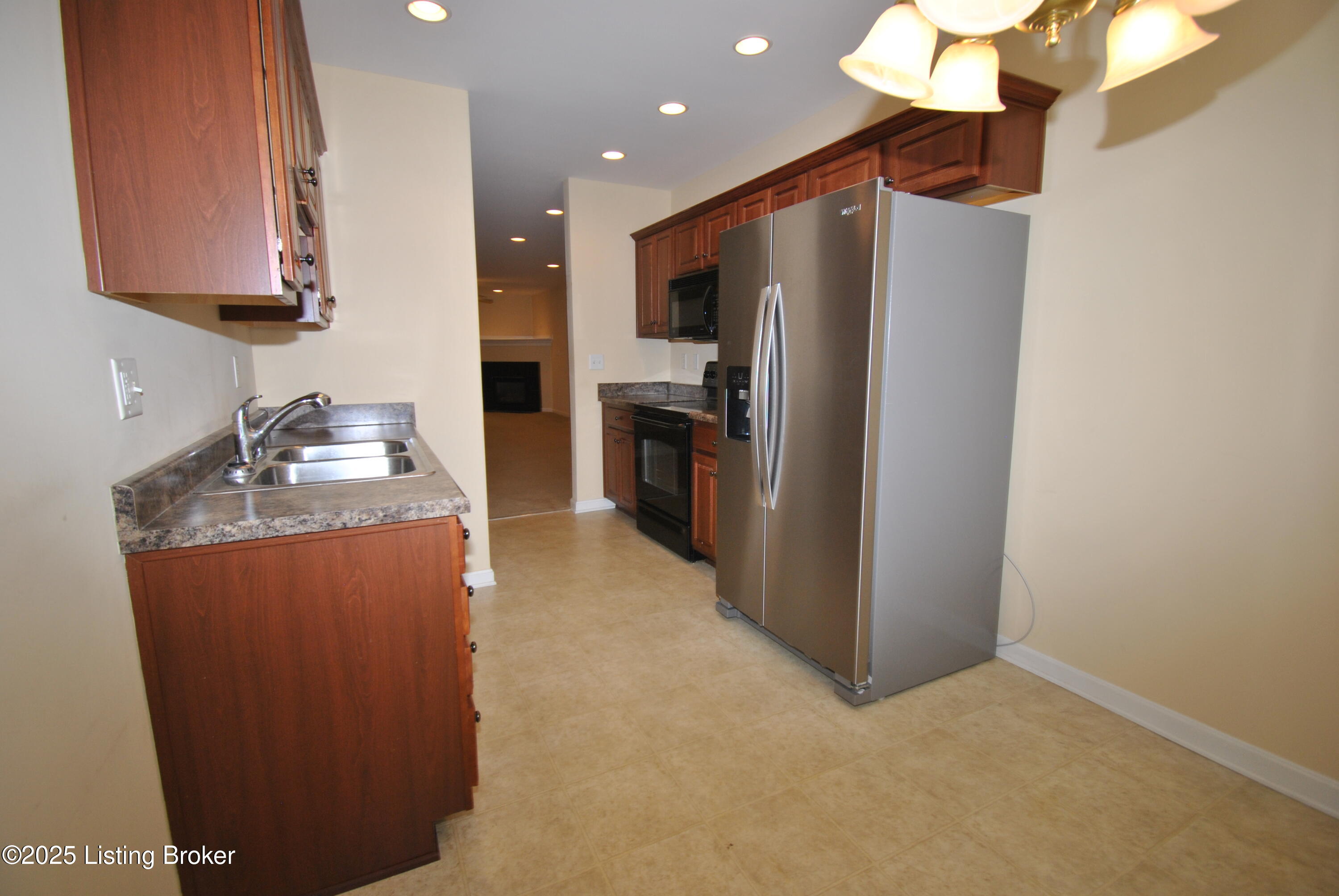 9312 Pine Lake Dr UNIT 102