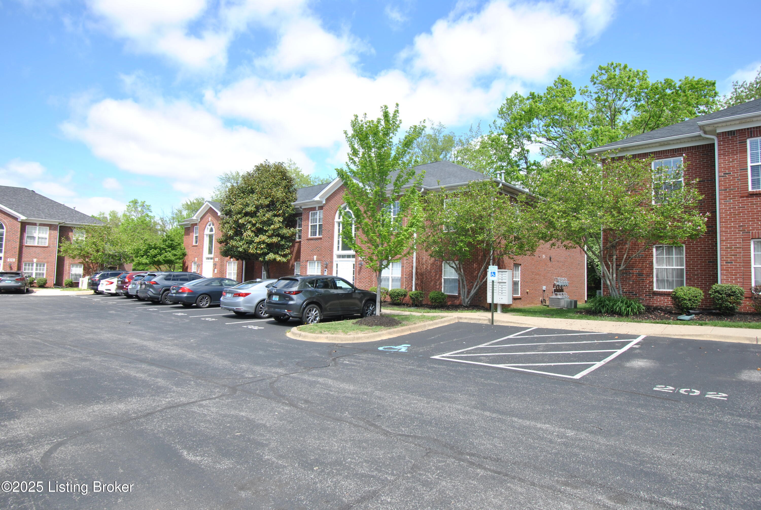 9312 Pine Lake Dr UNIT 102
