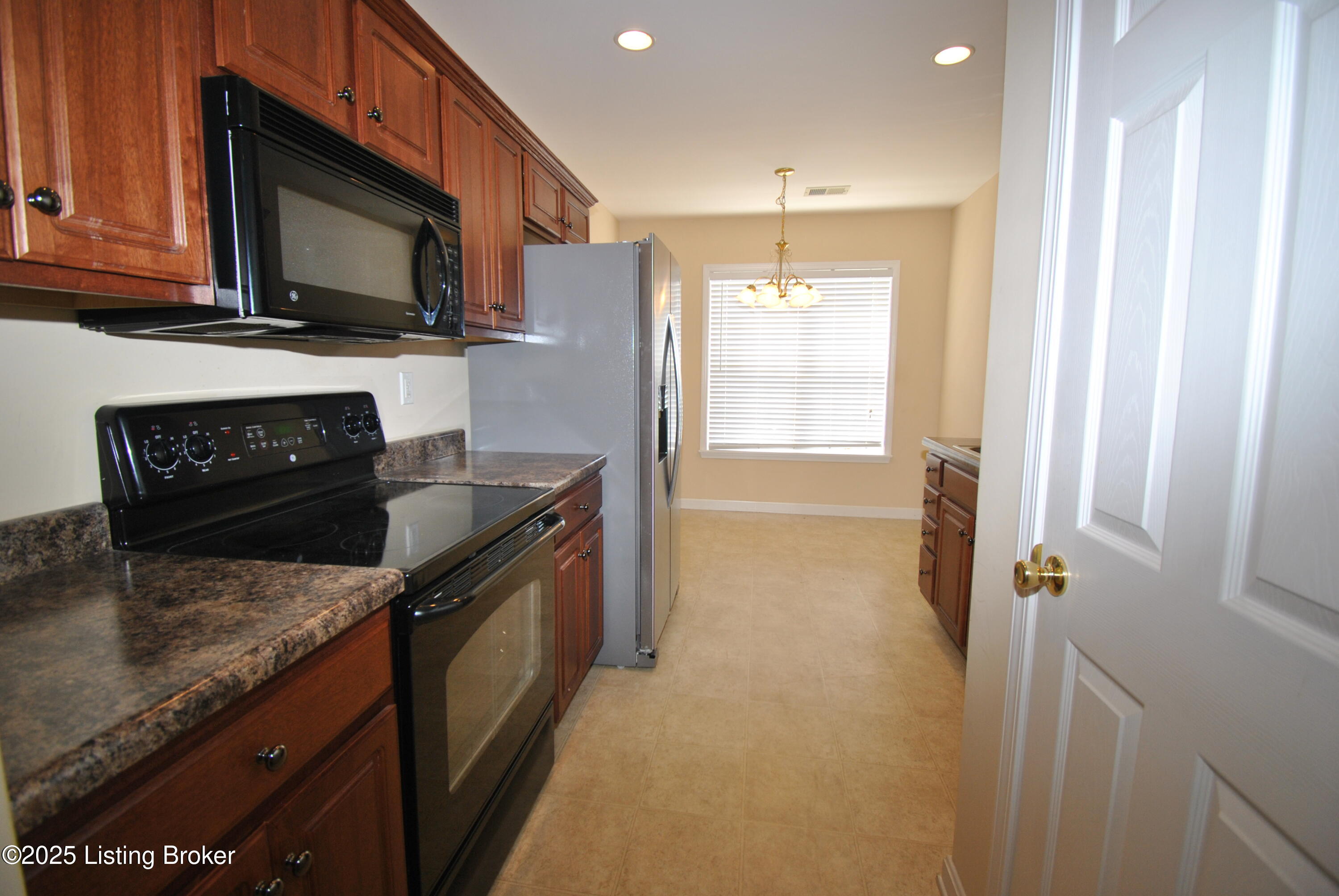 9312 Pine Lake Dr UNIT 102
