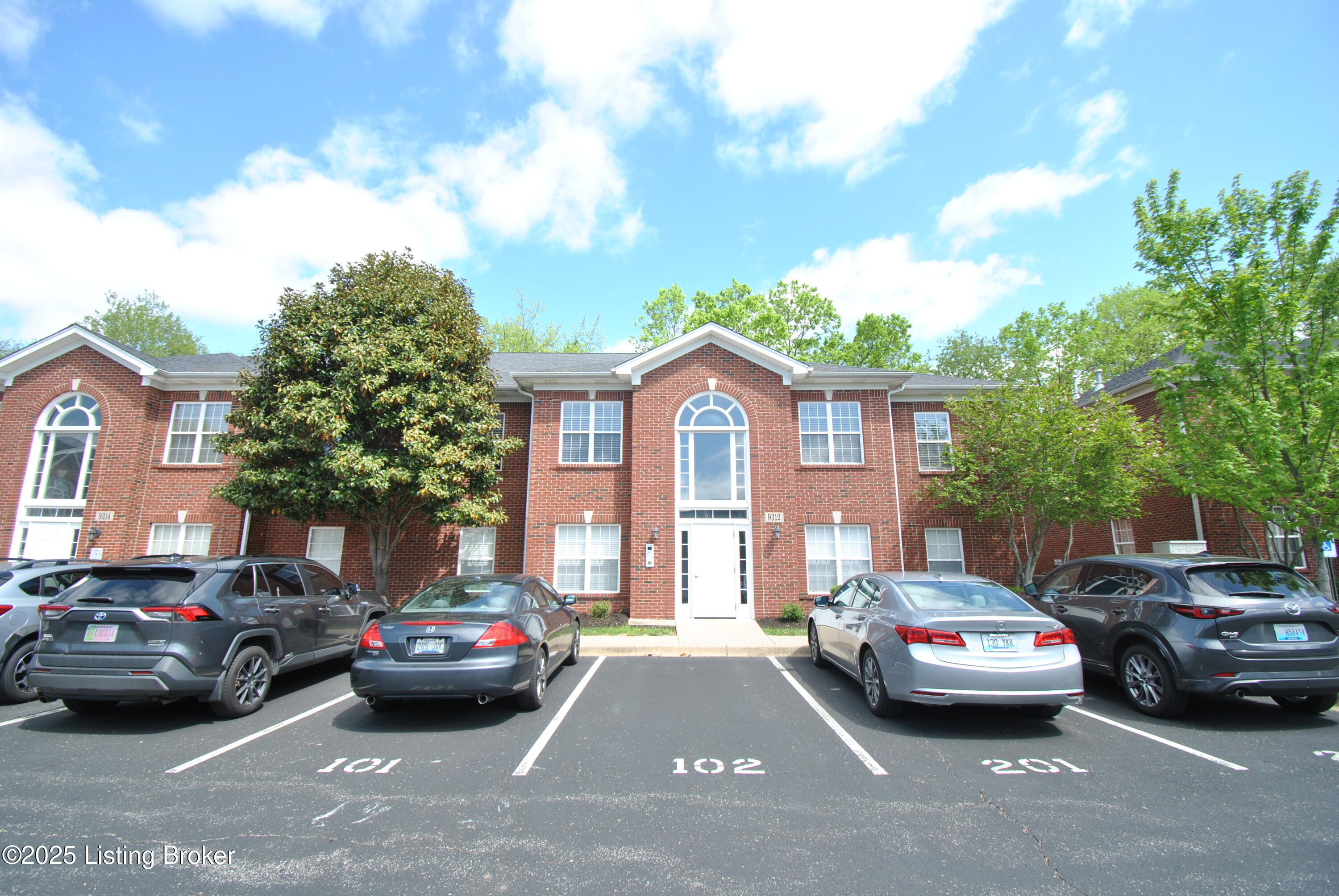9312 Pine Lake Dr UNIT 102