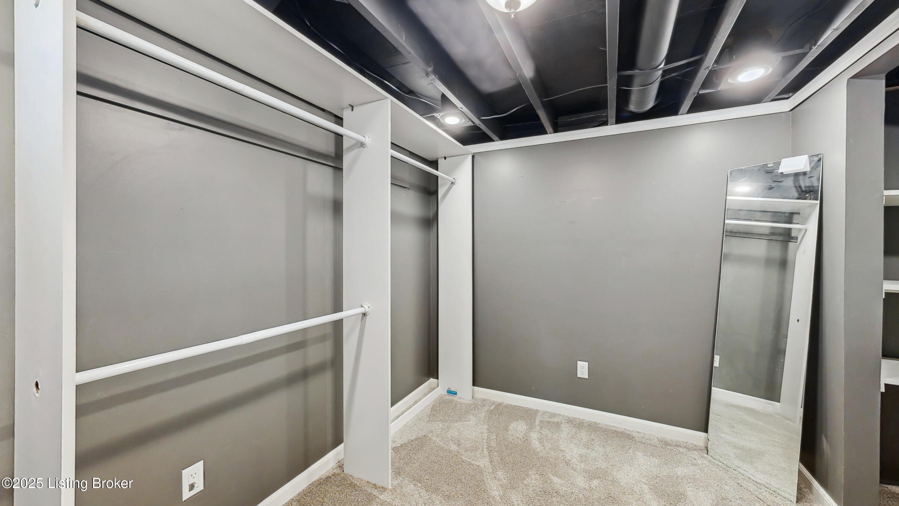 3102 Sudbury Ct