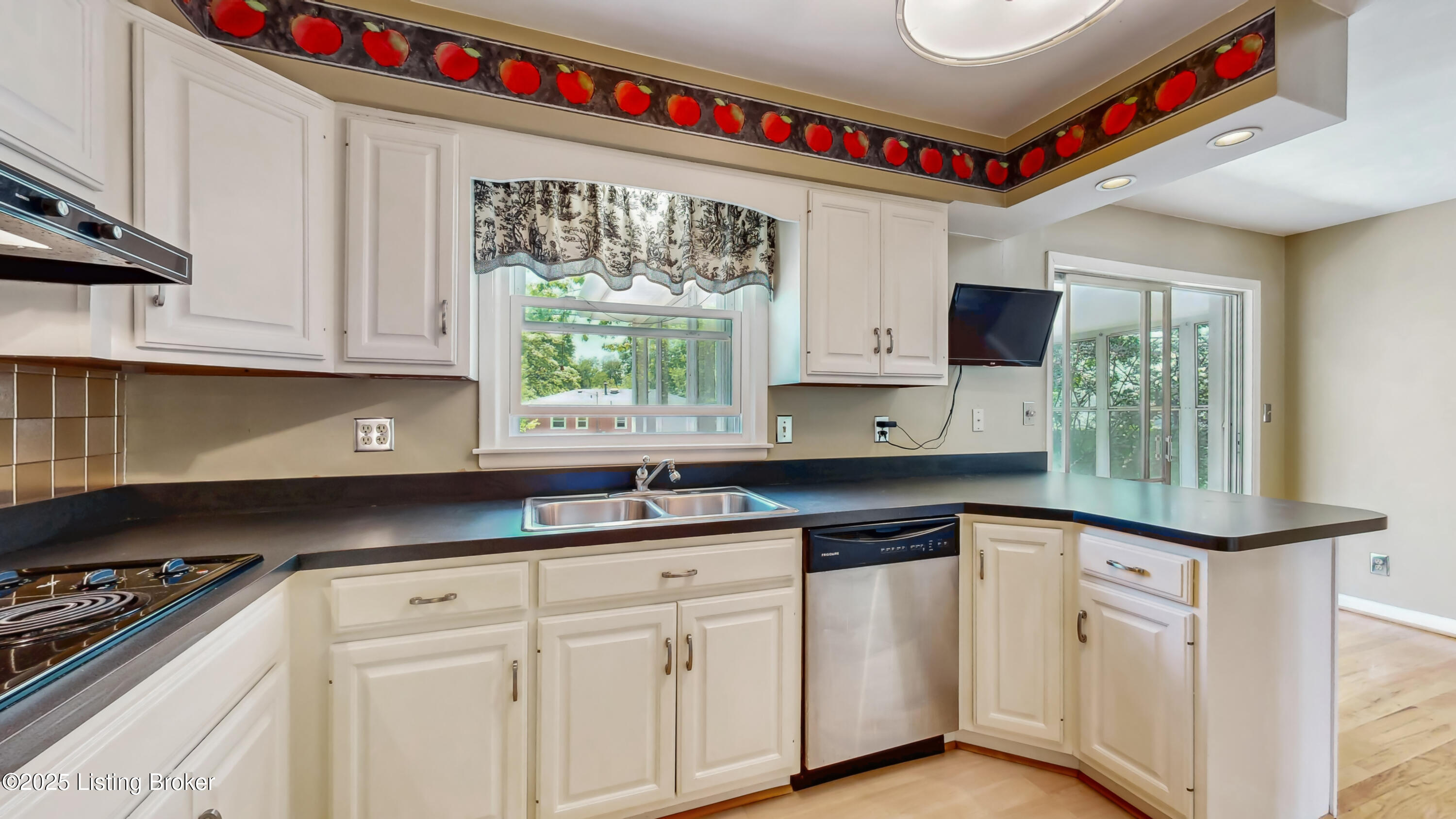 3102 Sudbury Ct