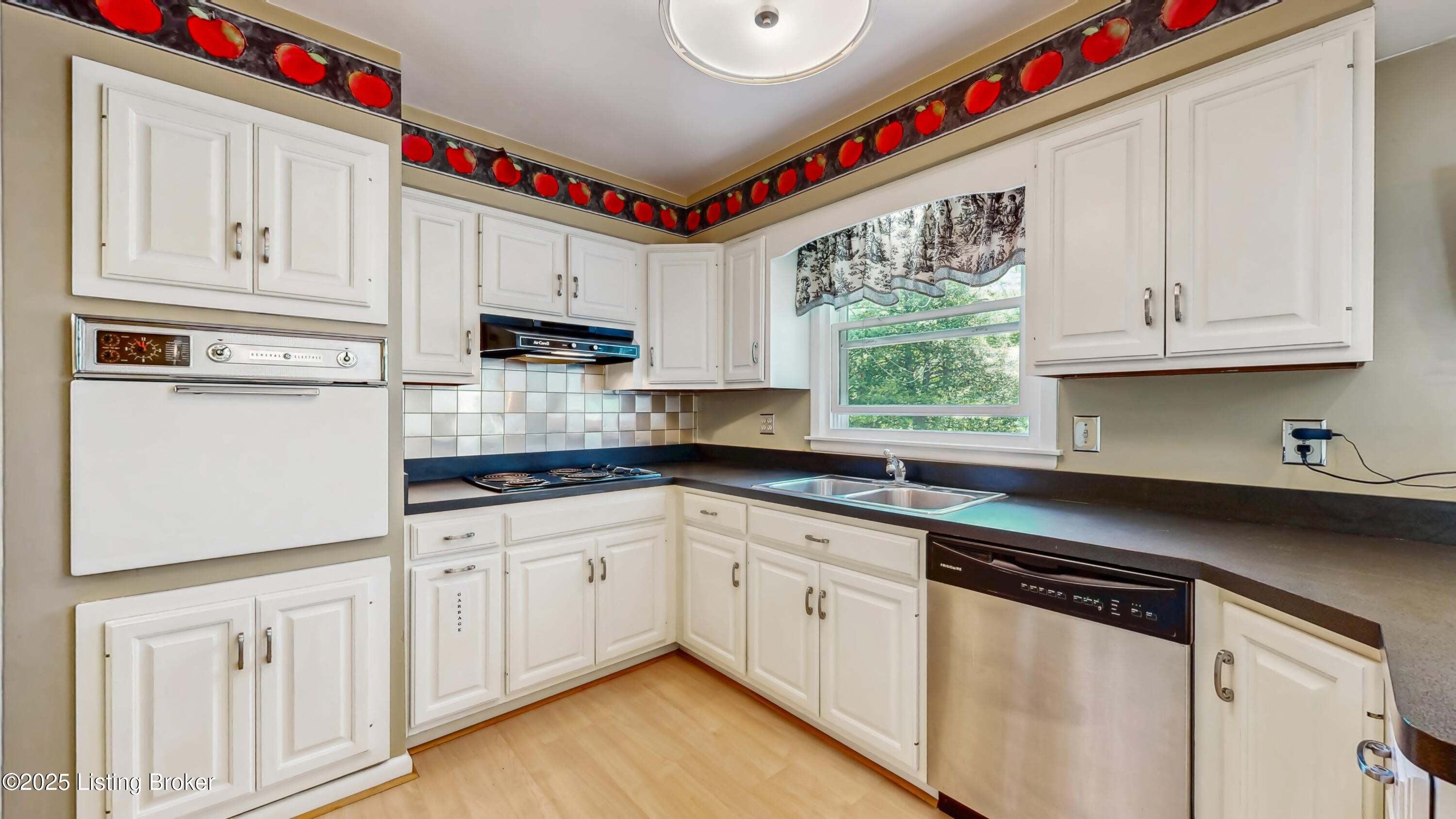 3102 Sudbury Ct