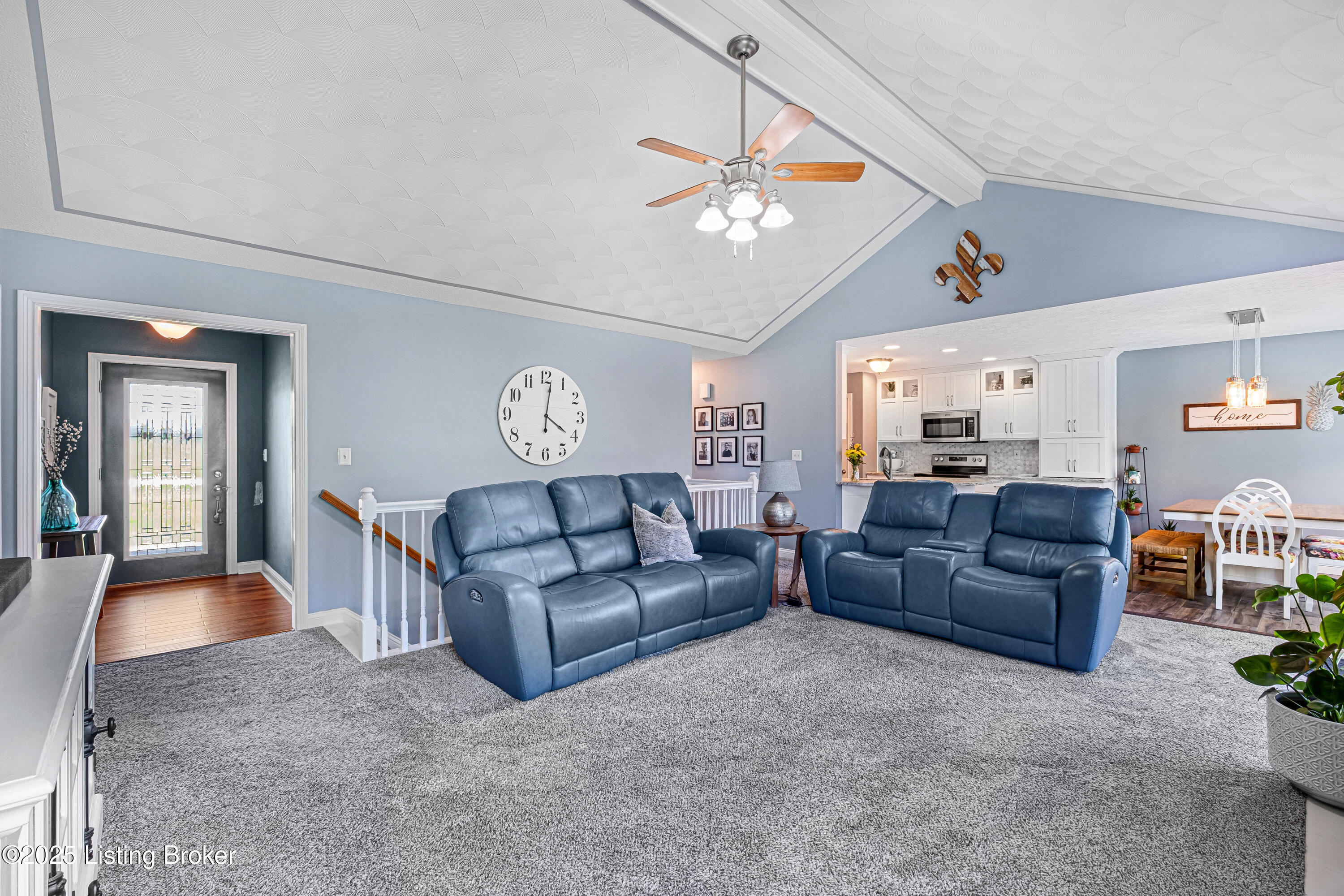 284 Saratoga Way