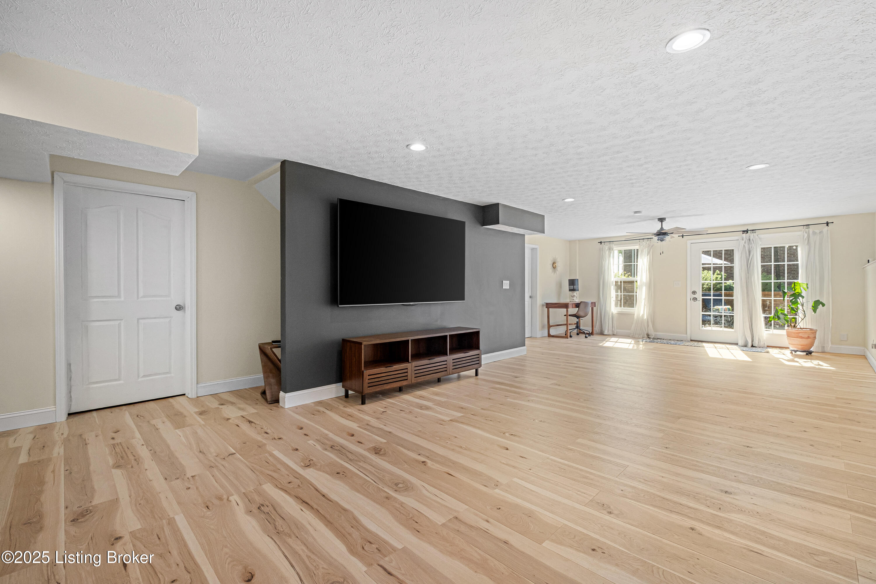 284 Saratoga Way