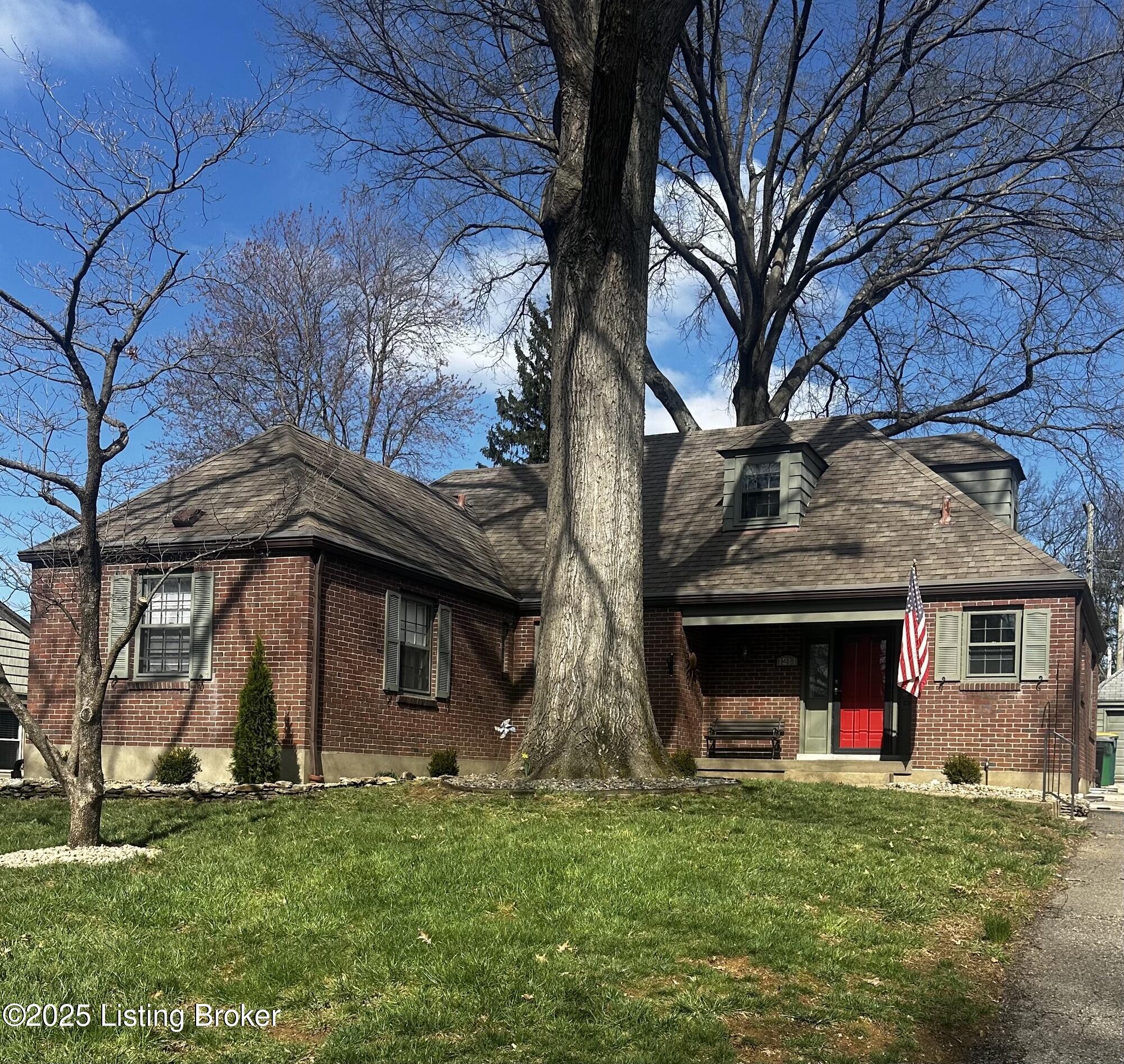 1211 Falcon Dr