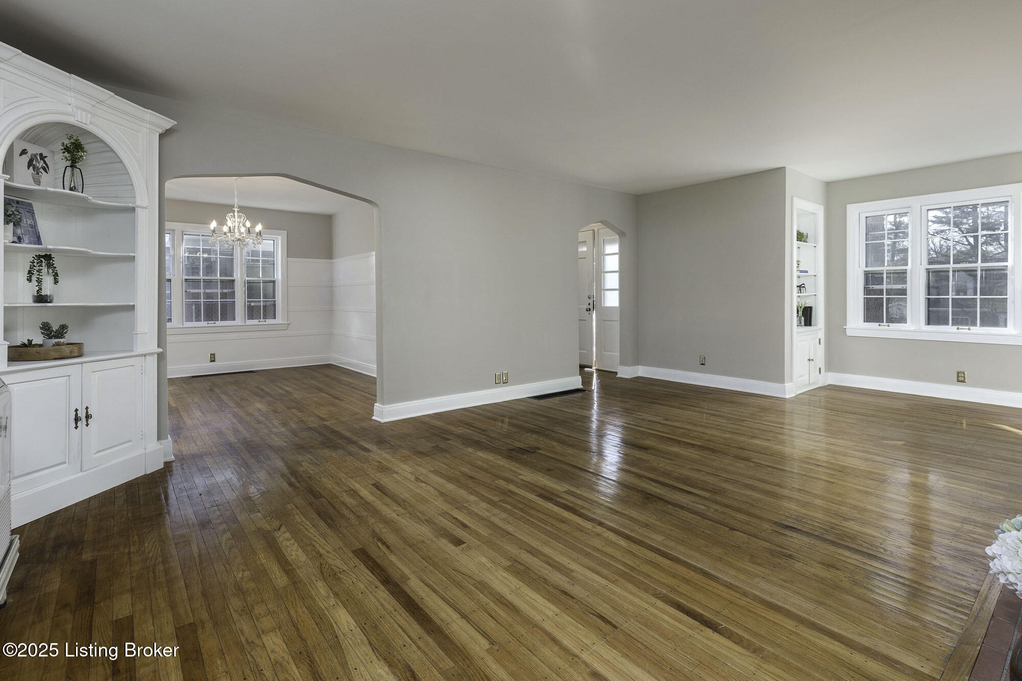 1211 Falcon Dr
