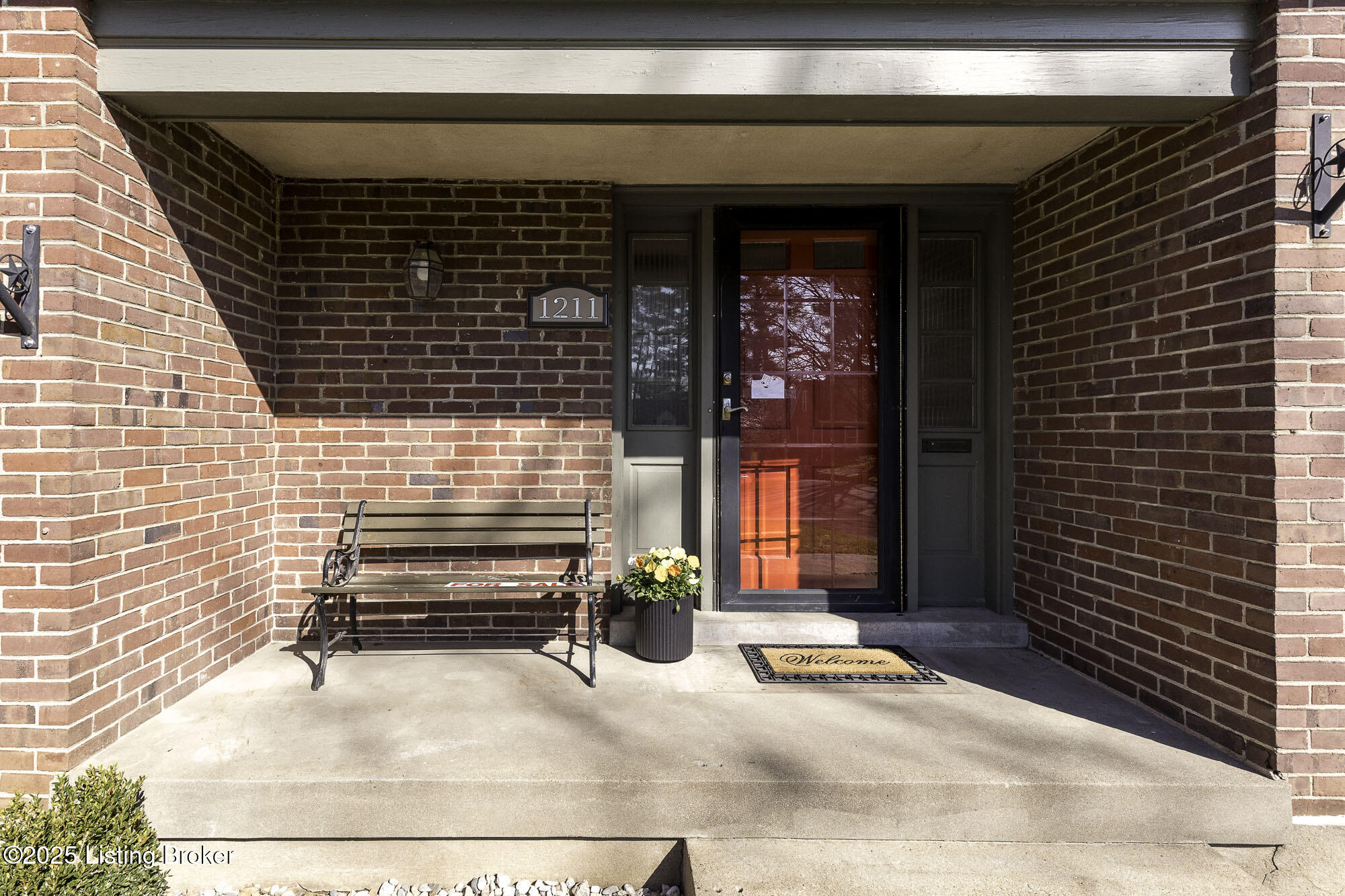 1211 Falcon Dr