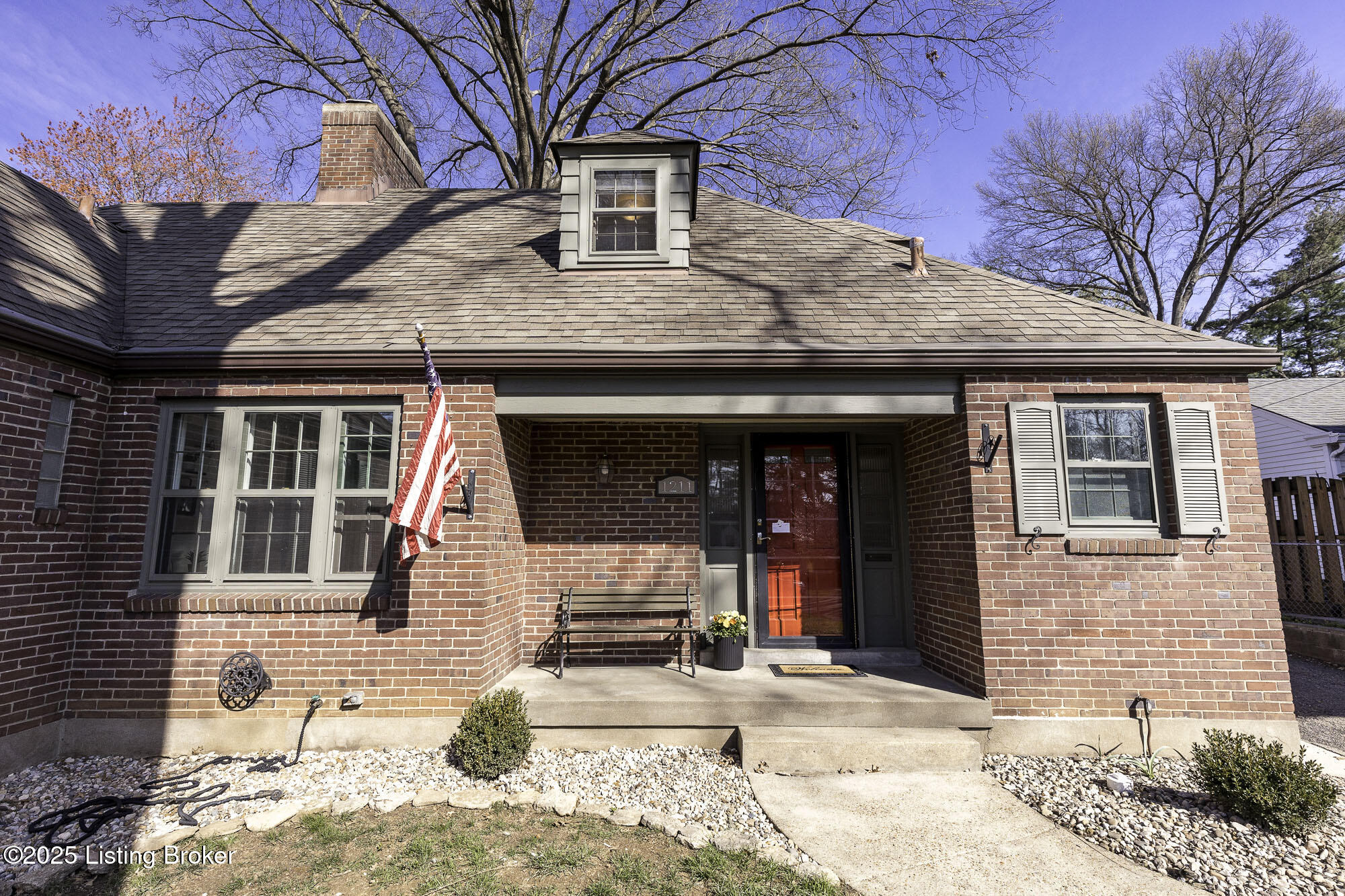 1211 Falcon Dr