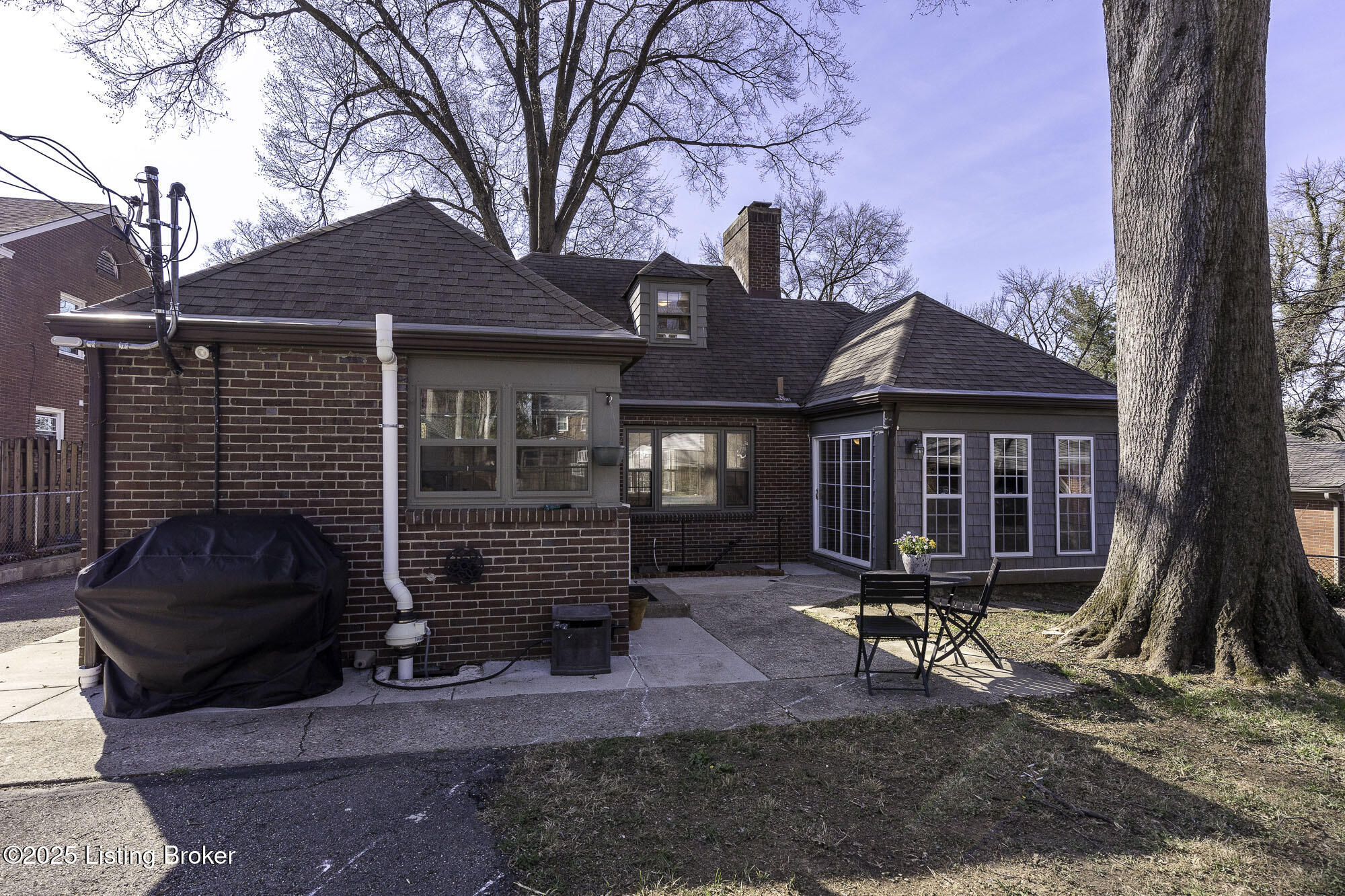 1211 Falcon Dr