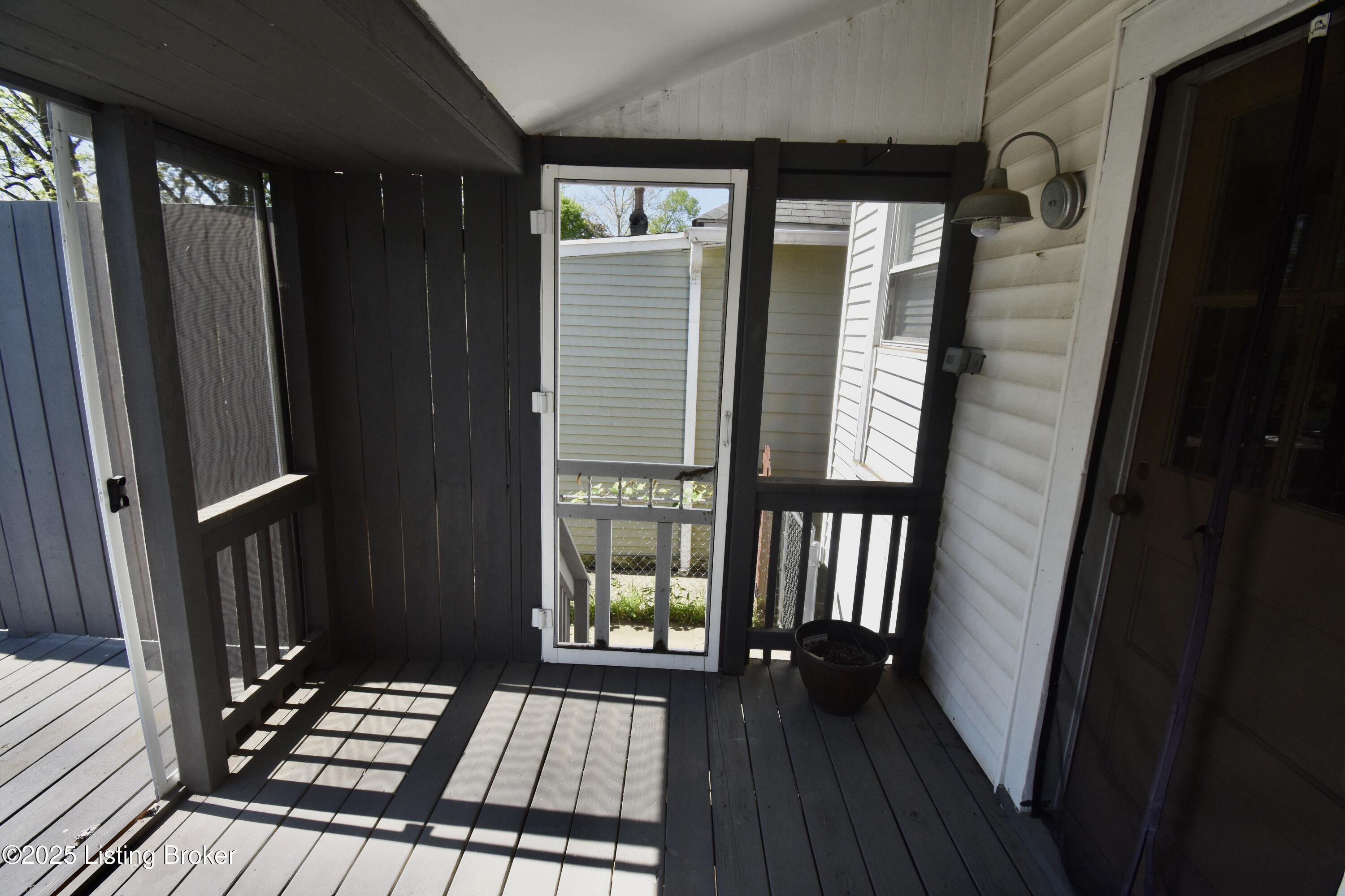 109 Stoll Ave