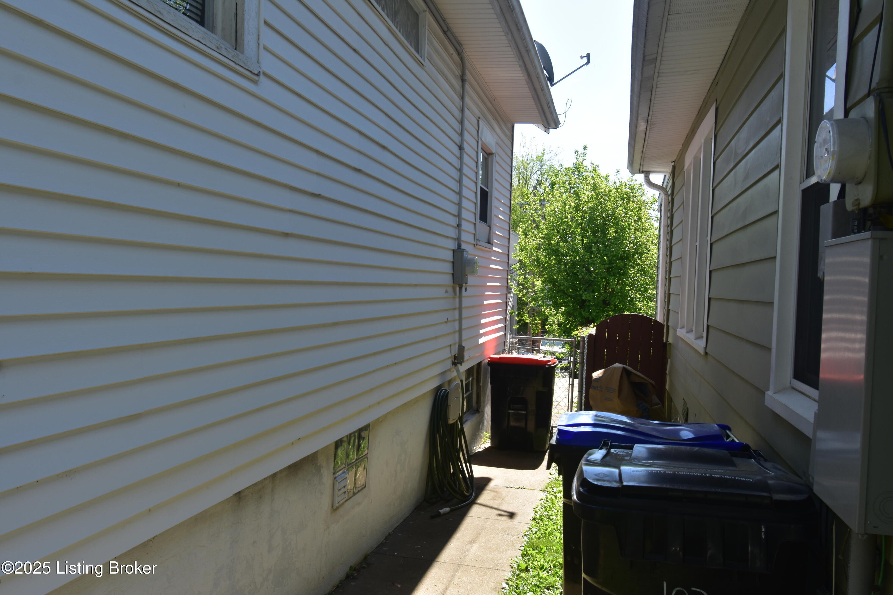 109 Stoll Ave