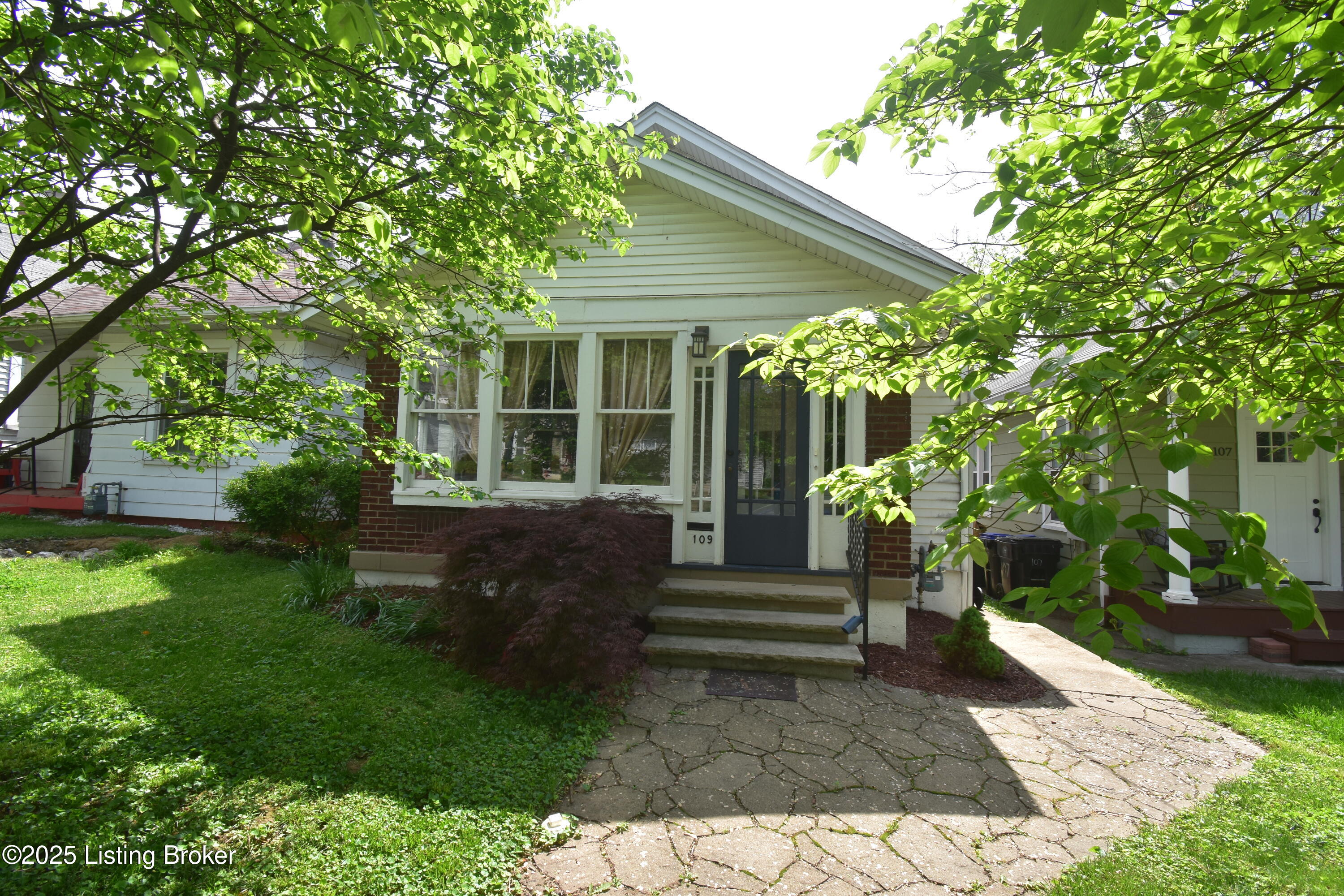 109 Stoll Ave