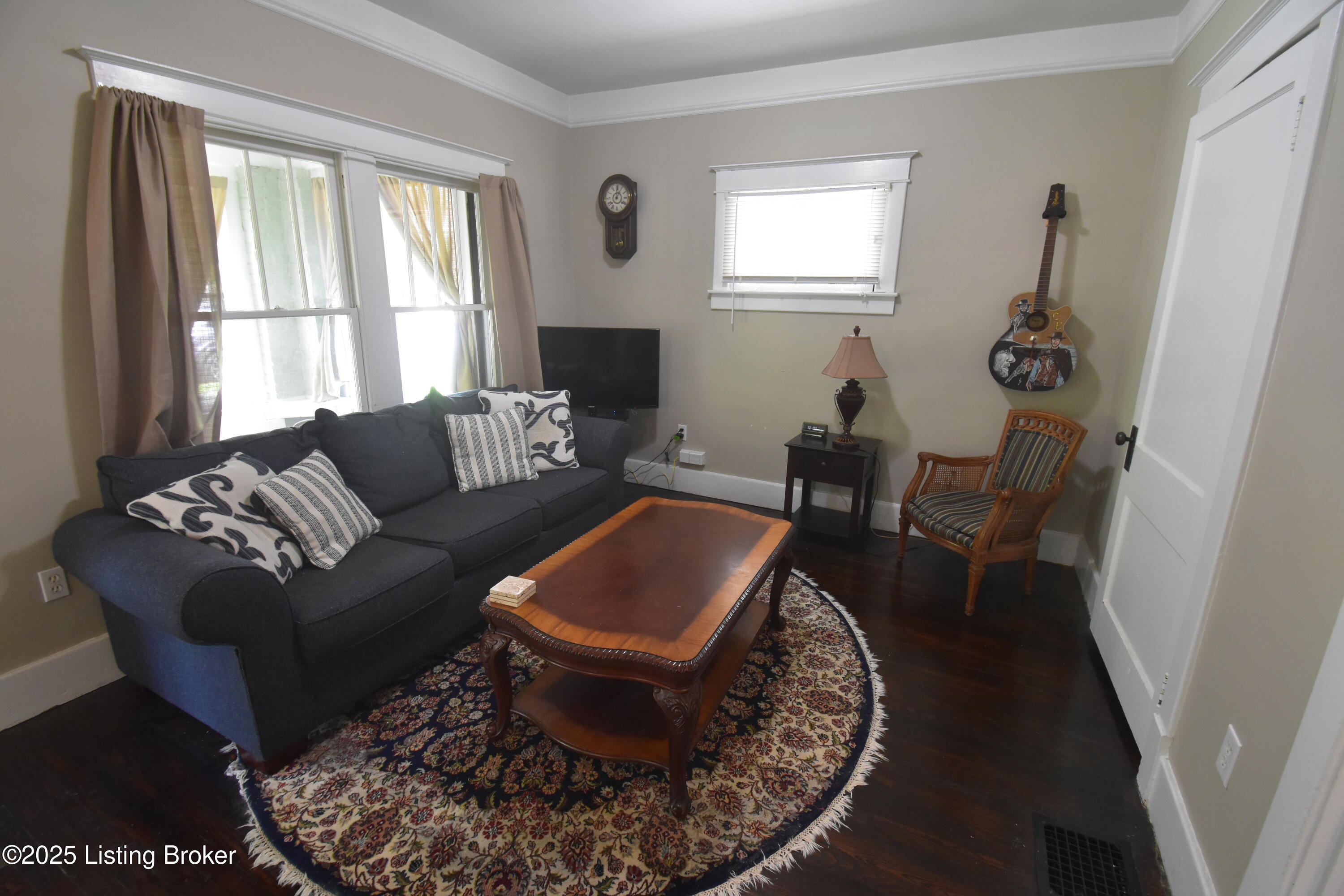 109 Stoll Ave