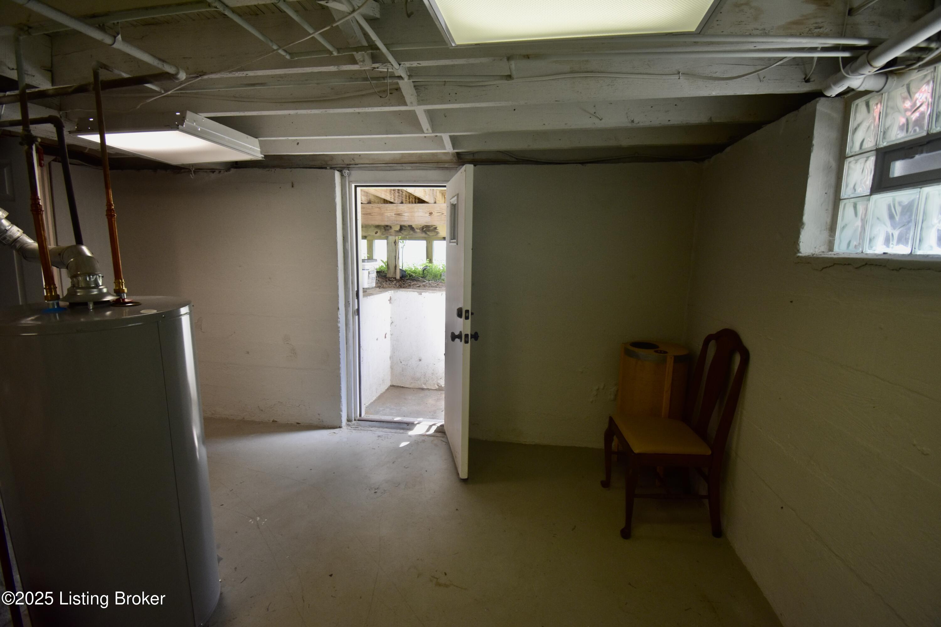 109 Stoll Ave