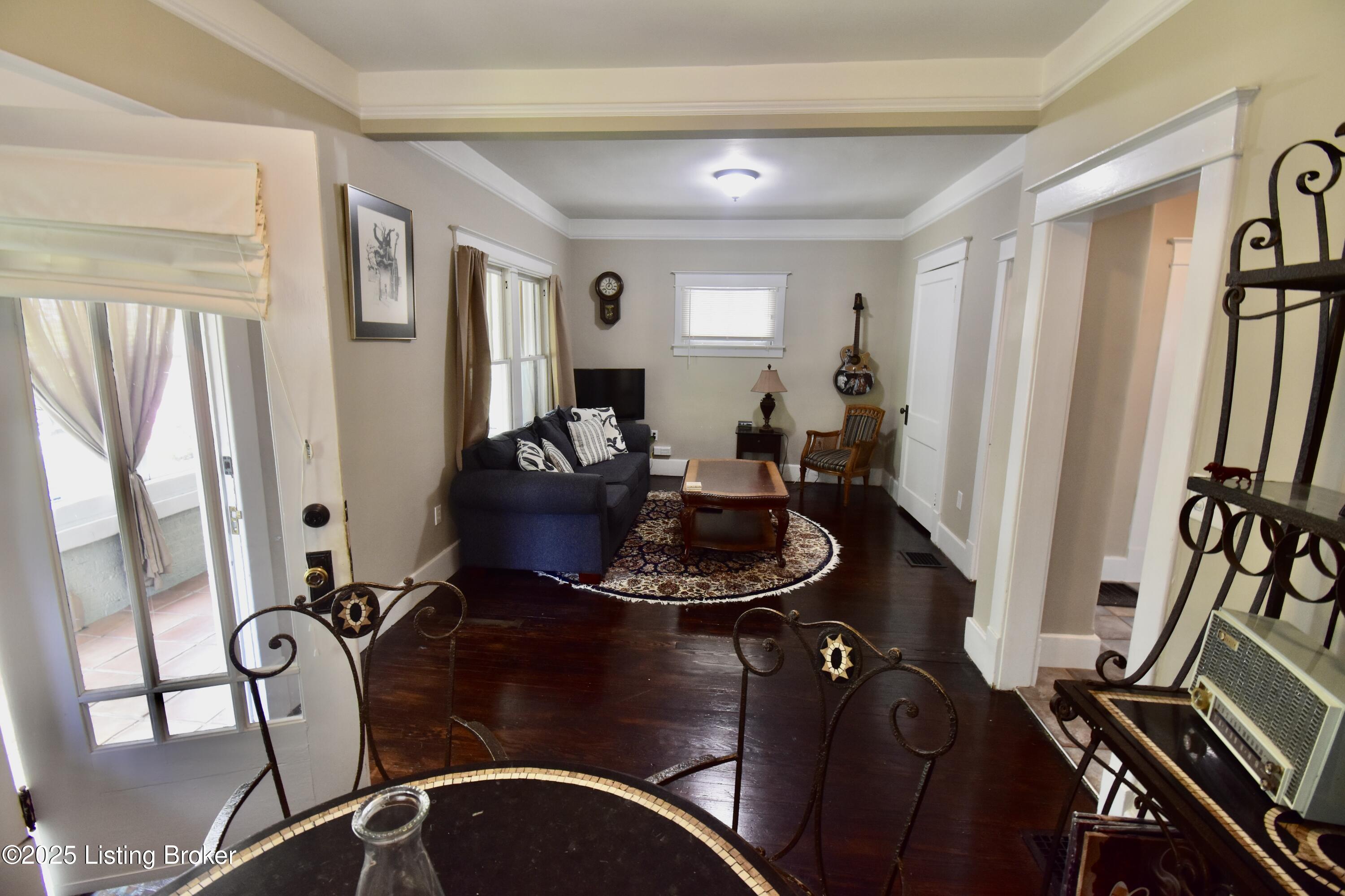 109 Stoll Ave