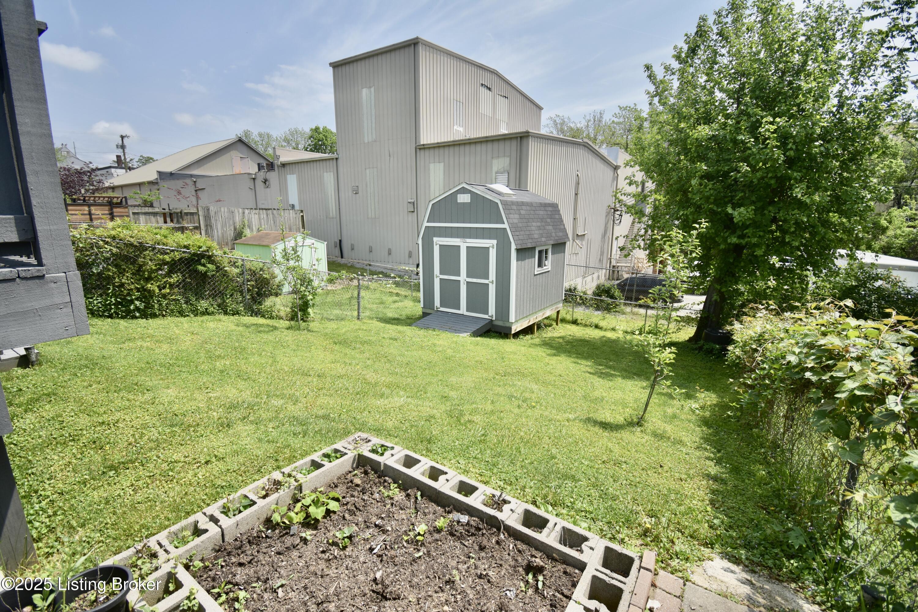 109 Stoll Ave