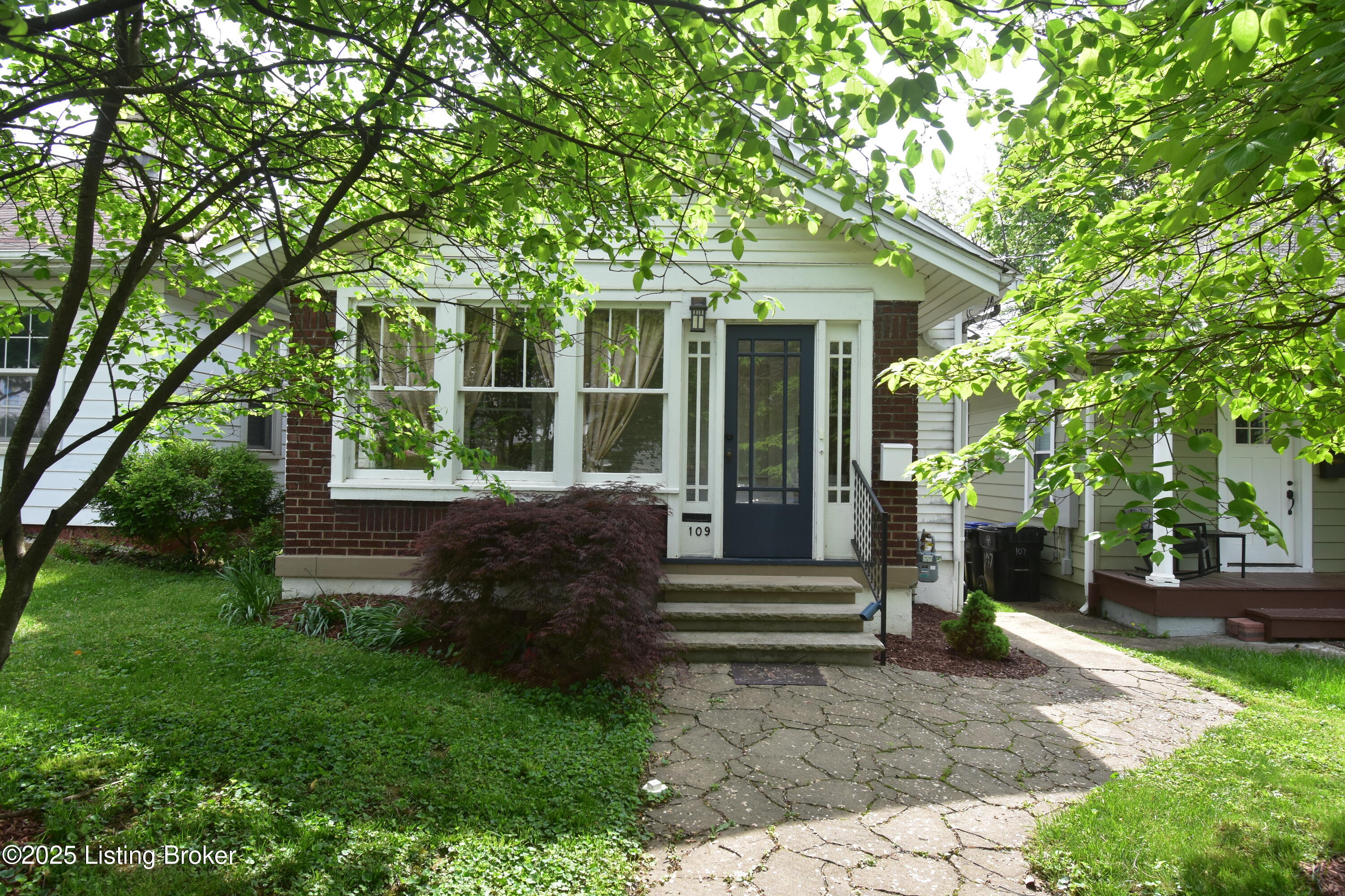 109 Stoll Ave
