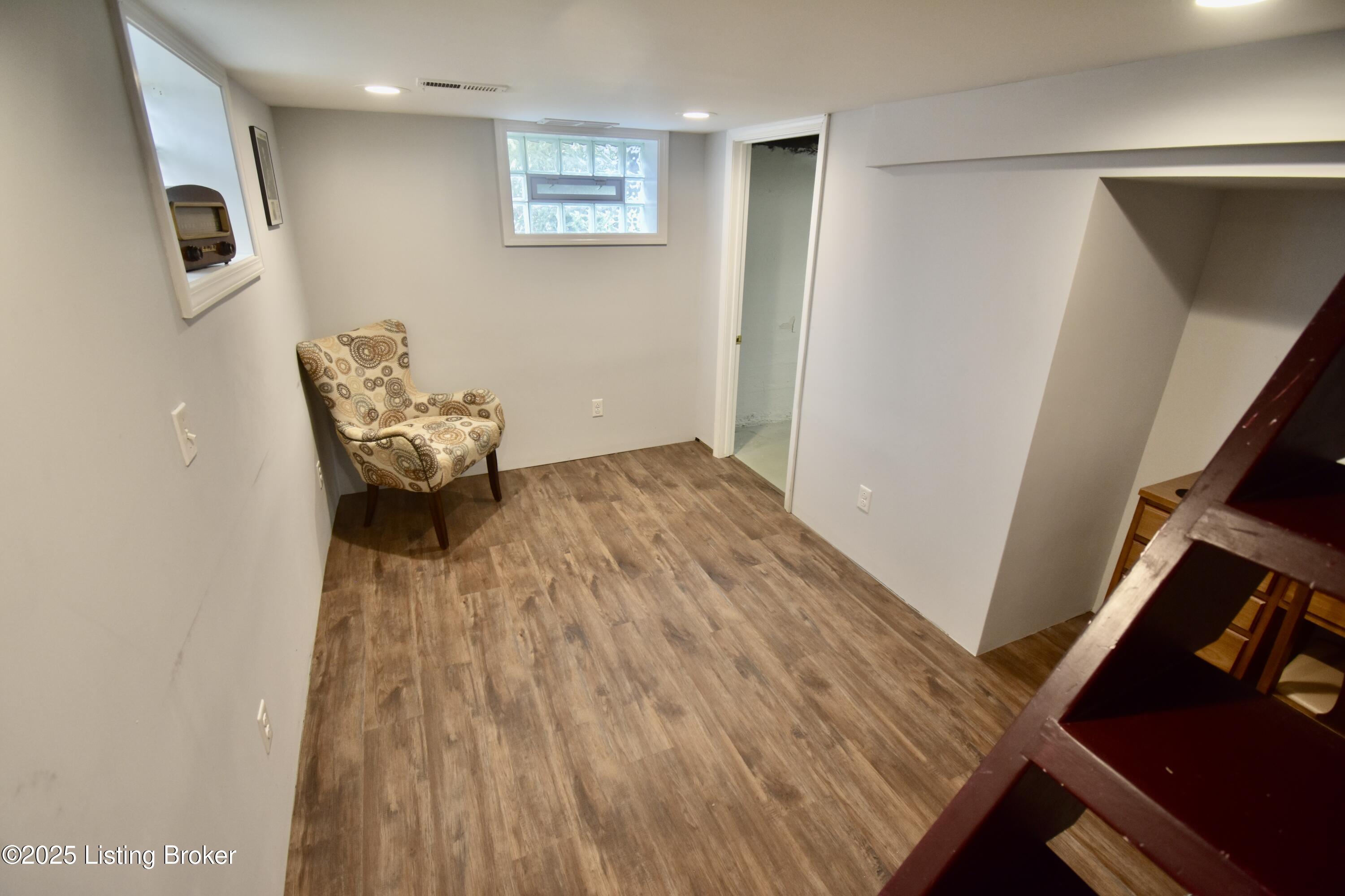 109 Stoll Ave