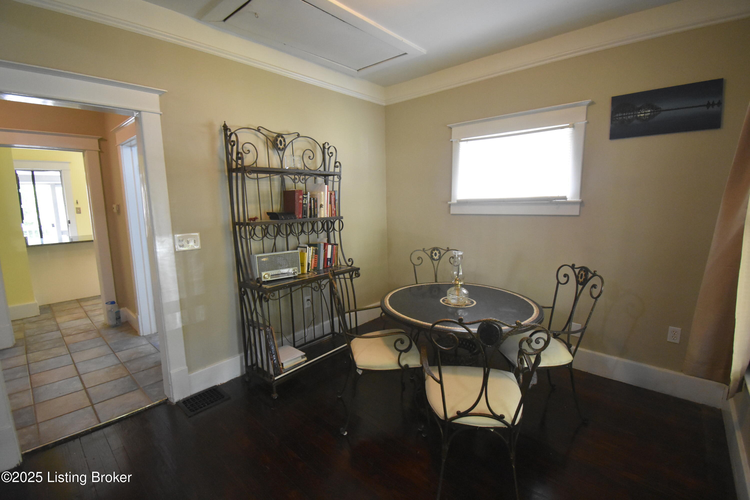 109 Stoll Ave