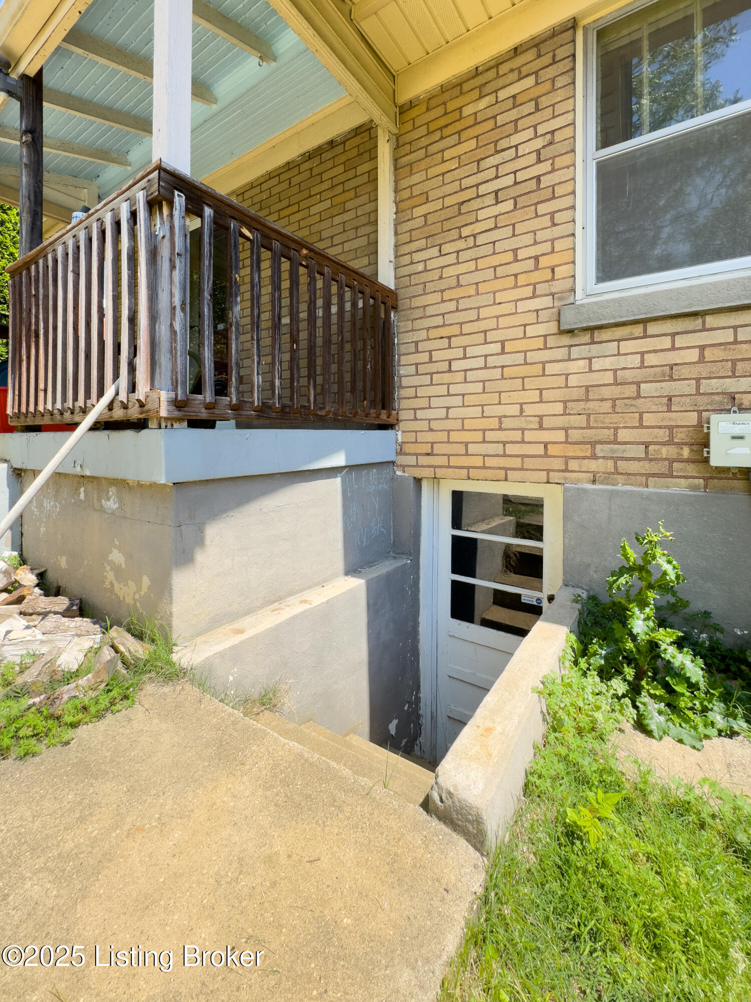 1238 Lydia St