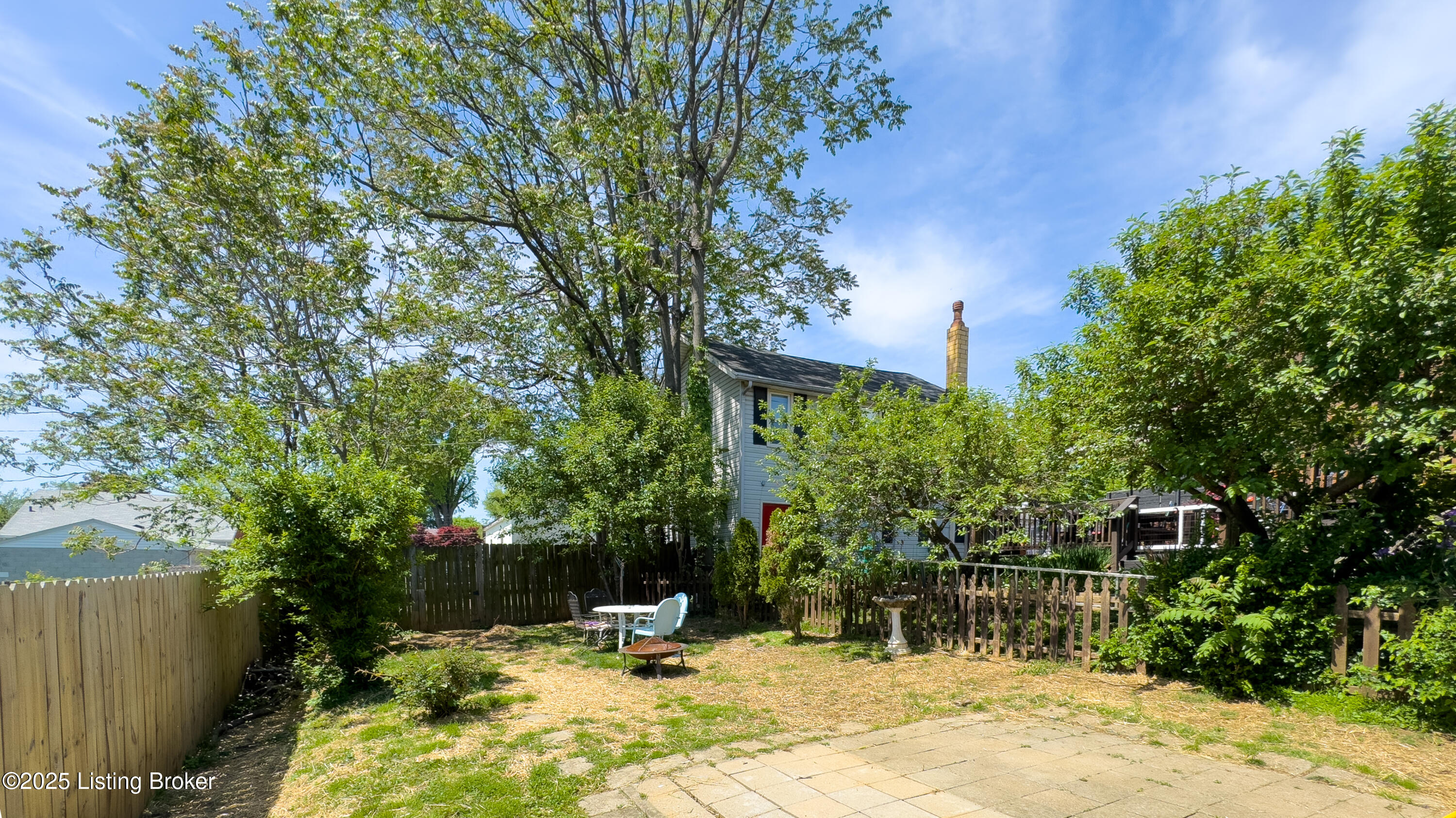 1238 Lydia St