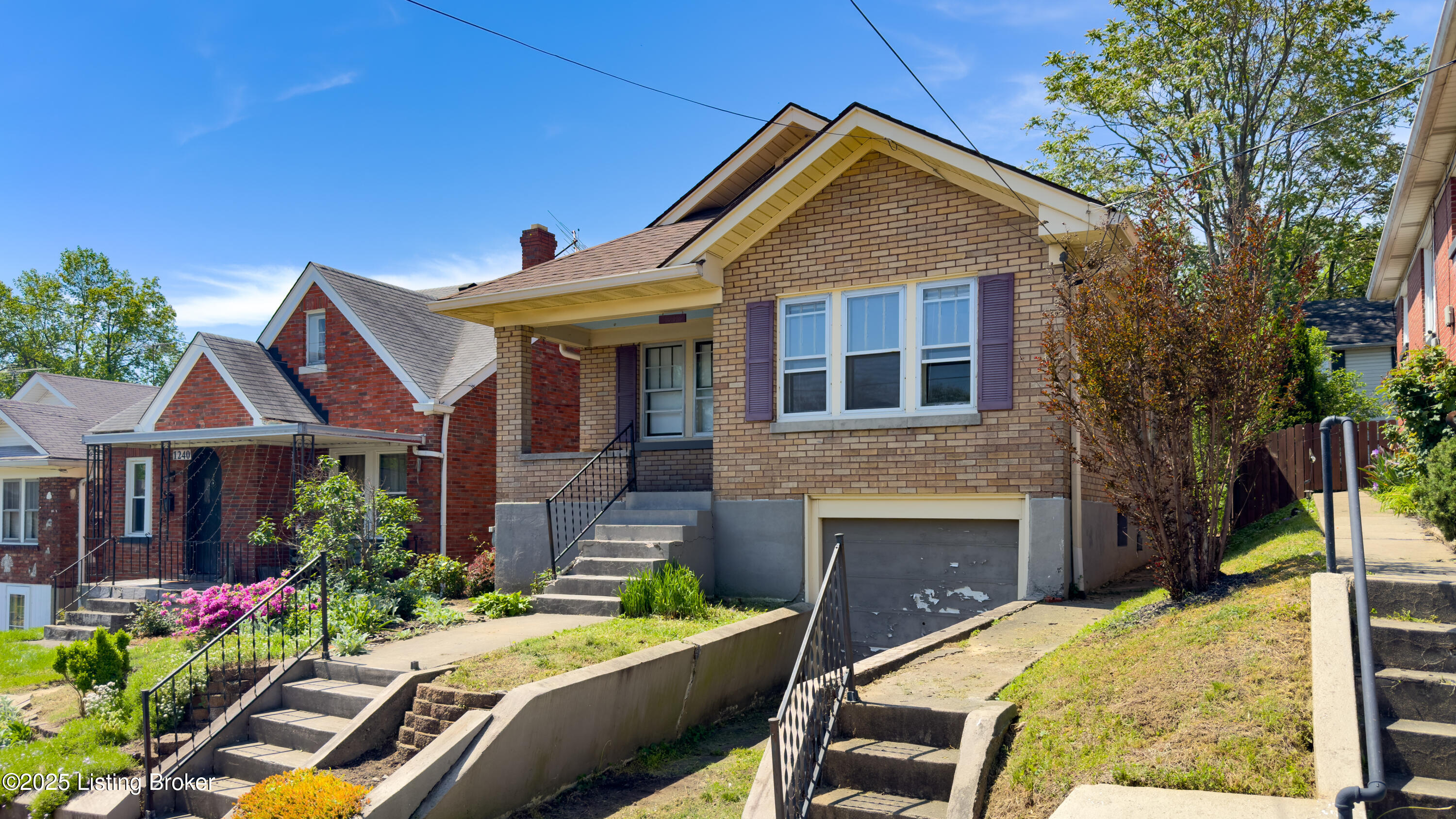 1238 Lydia St