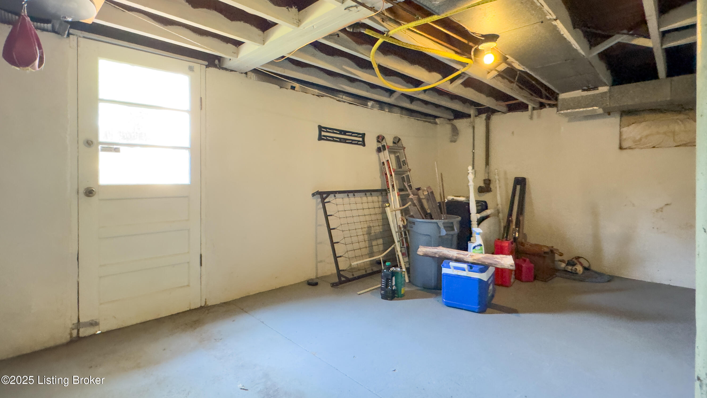 1238 Lydia St