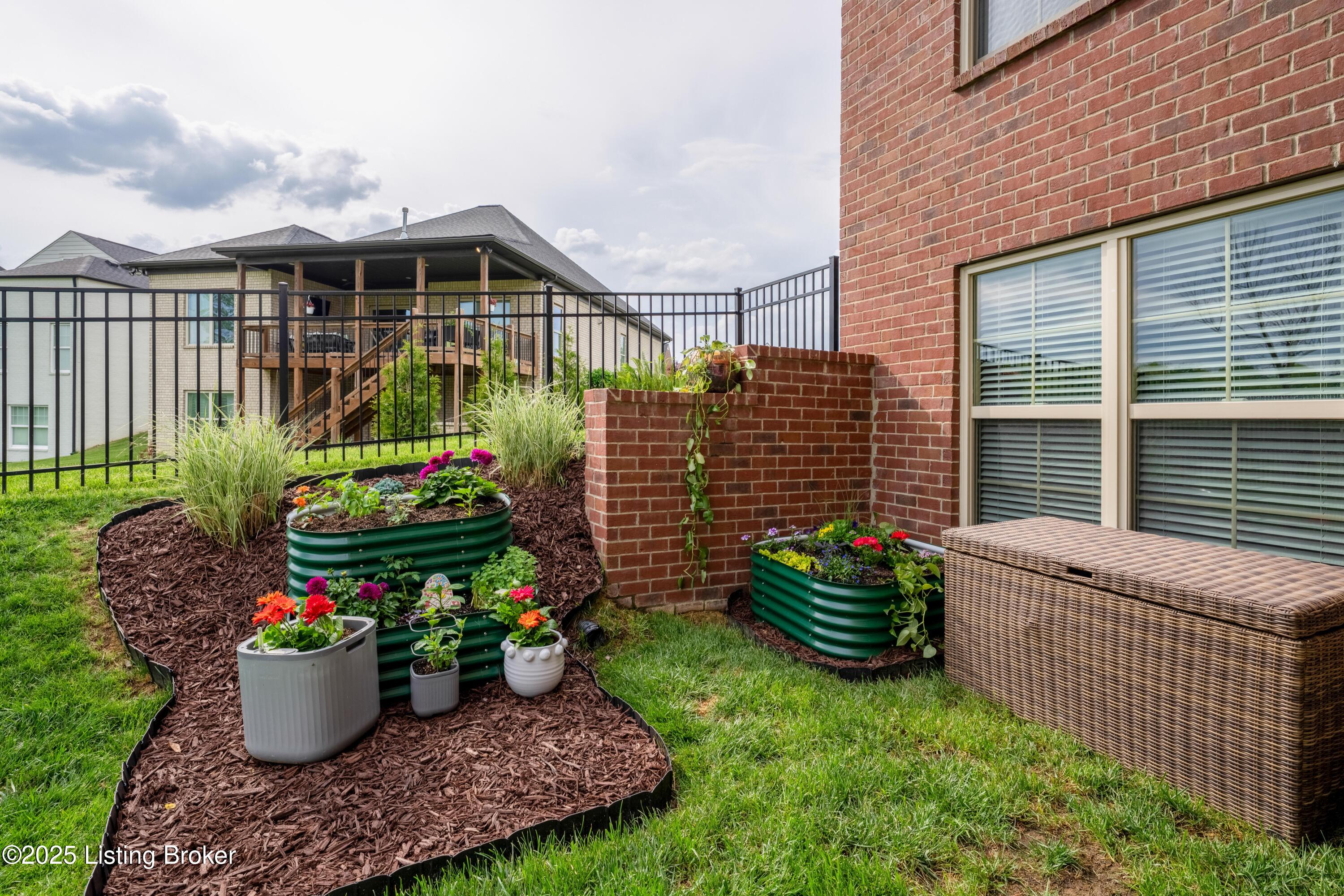 17618 Shakes Creek Dr