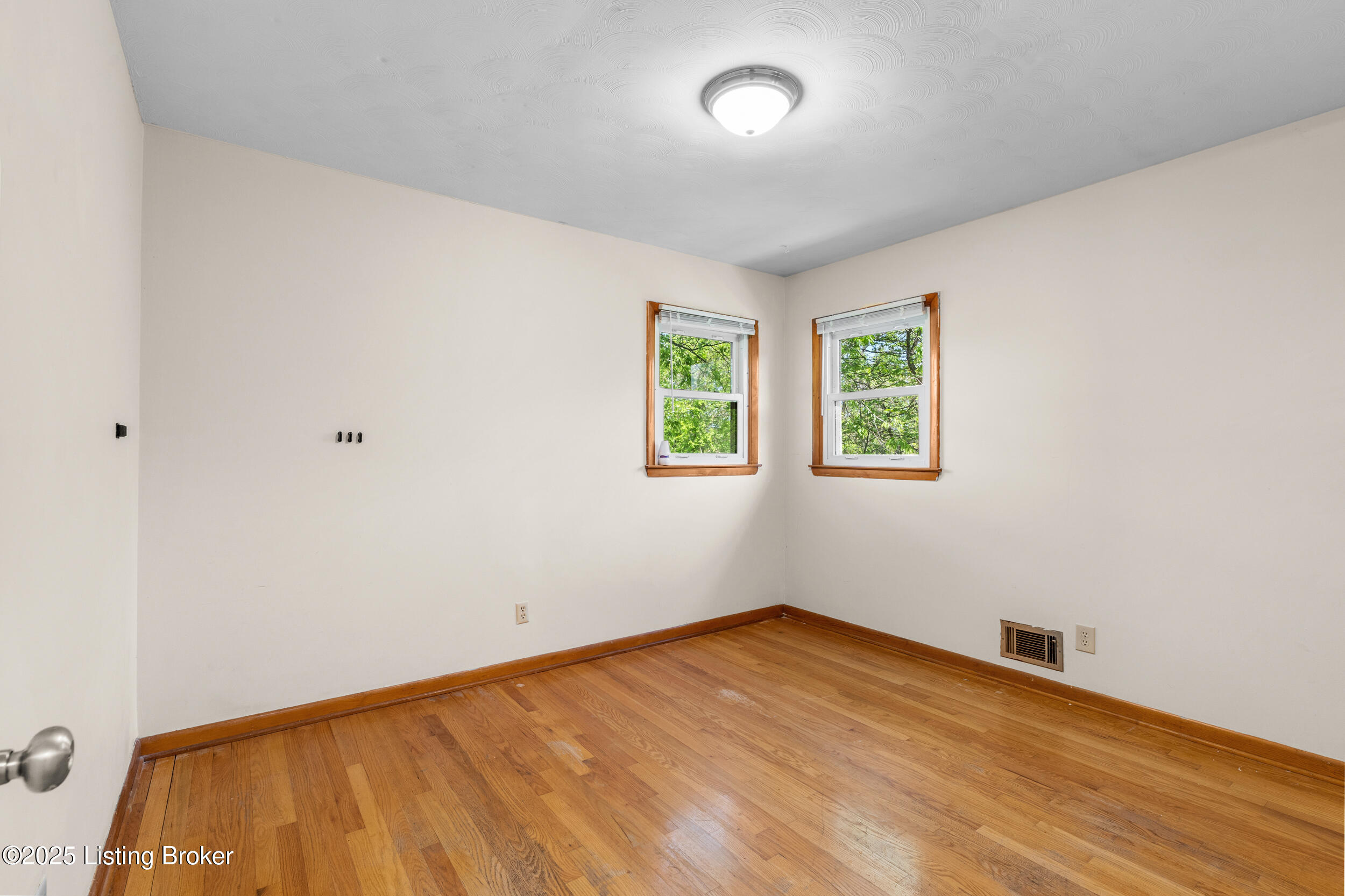 3311 Bowie Dr